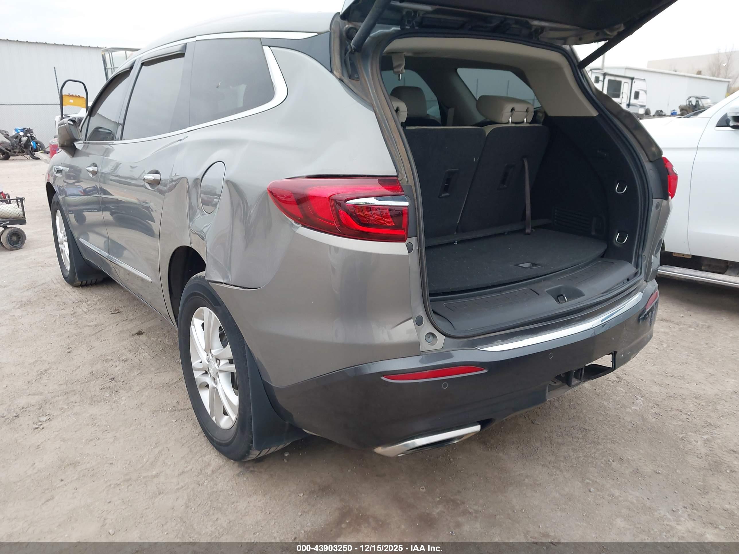 BUICK ENCLAVE image 3