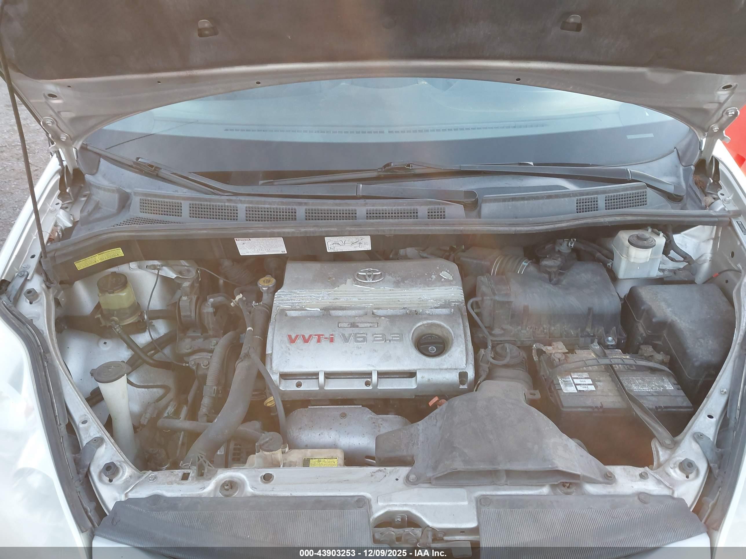 TOYOTA SIENNA image 10
