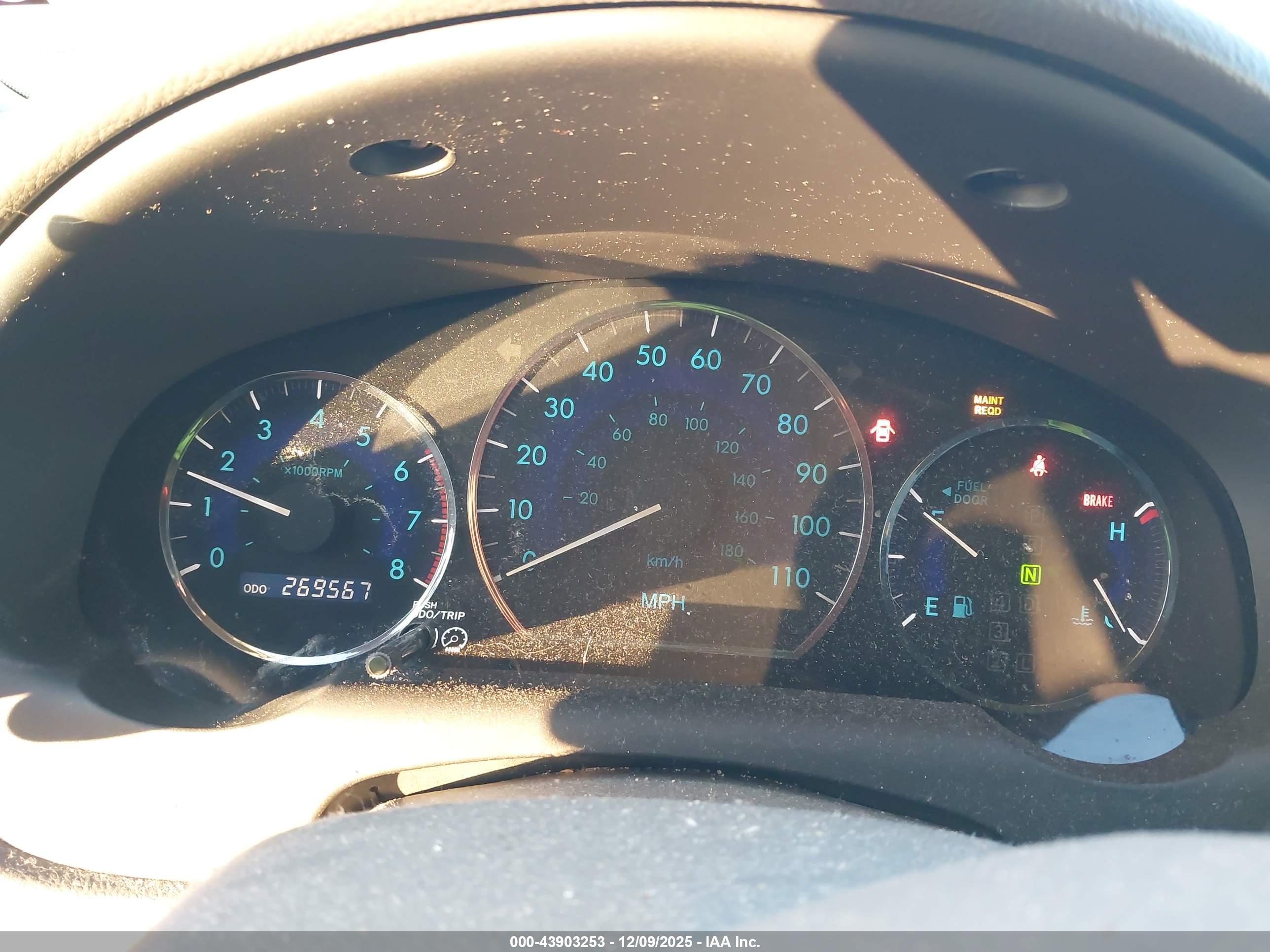TOYOTA SIENNA image 7
