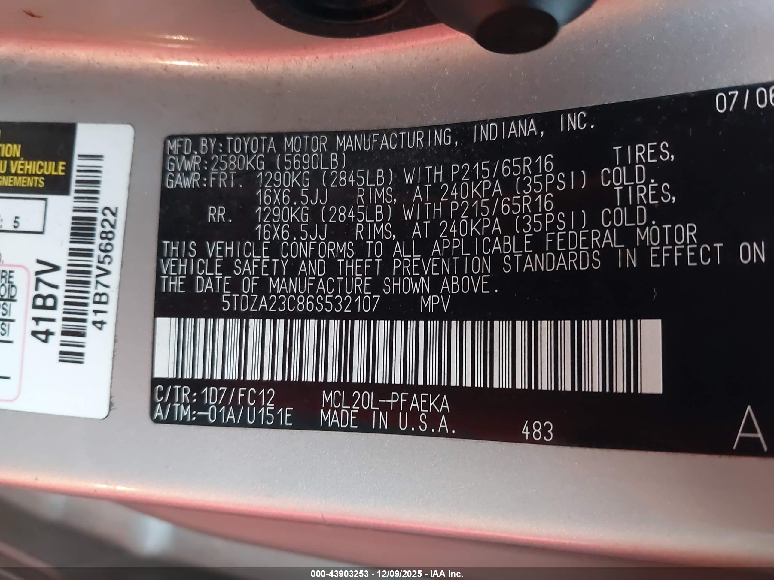 TOYOTA SIENNA image 9