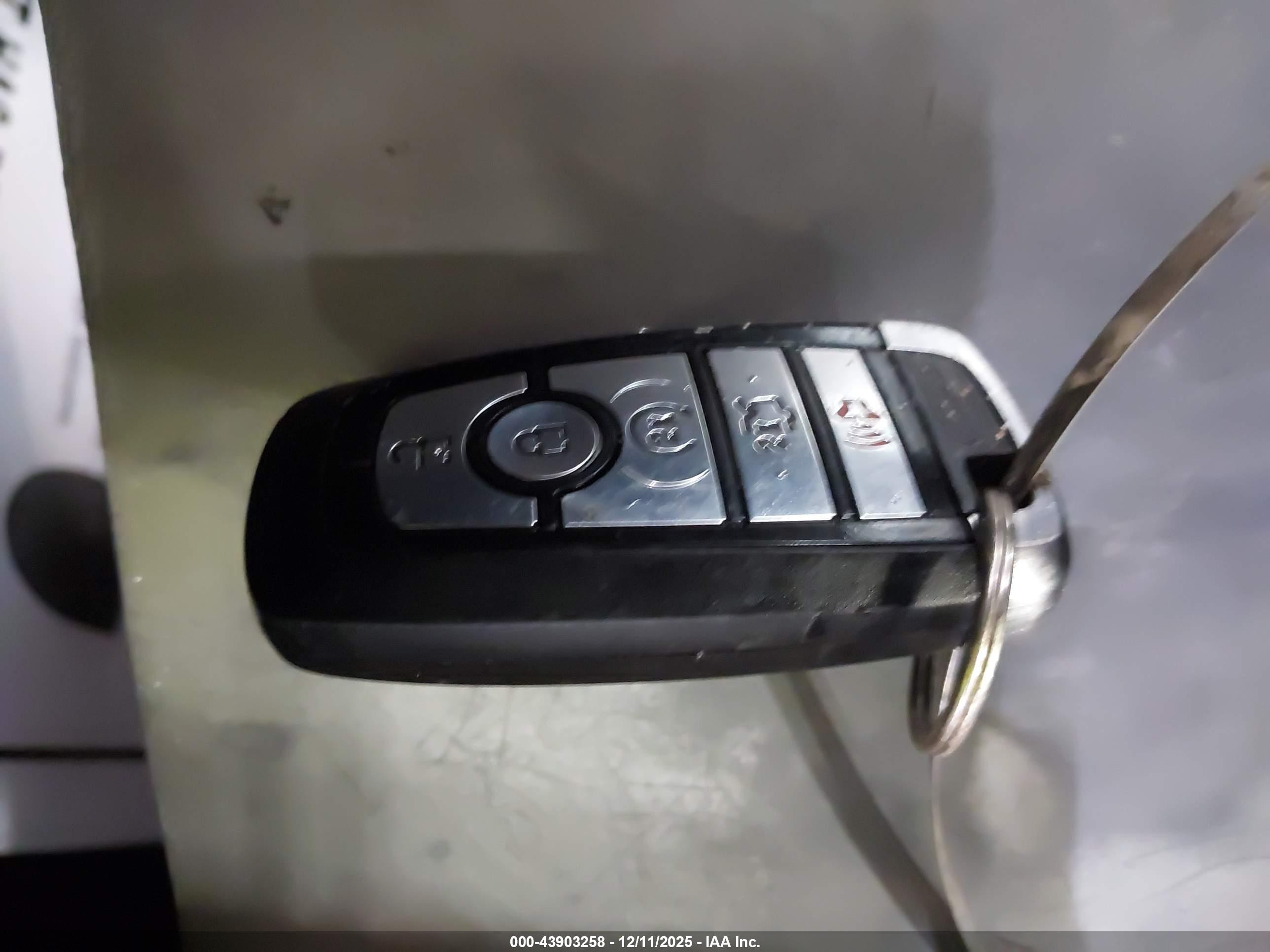 FORD EXPLORER image 11