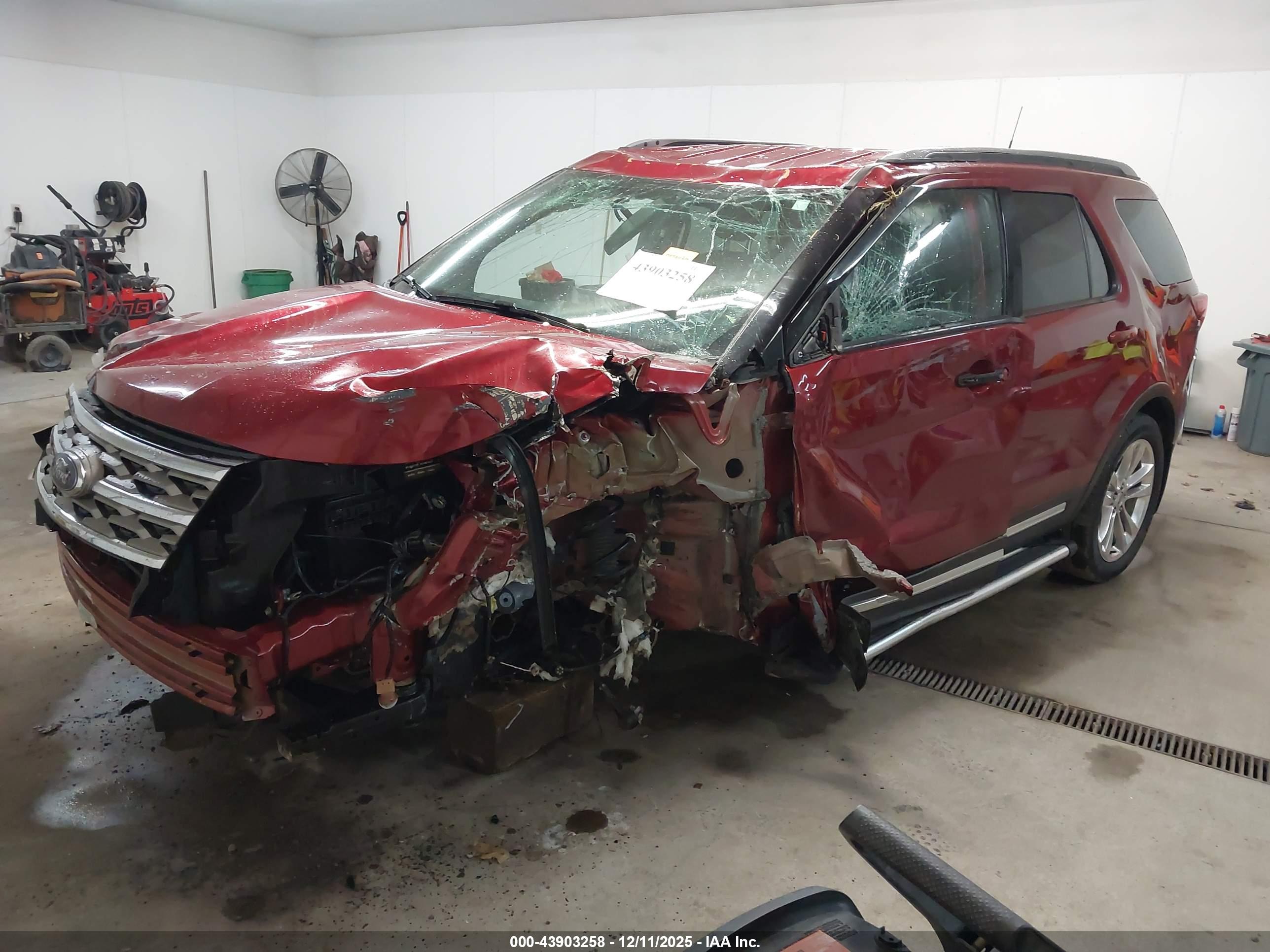 FORD EXPLORER image 2