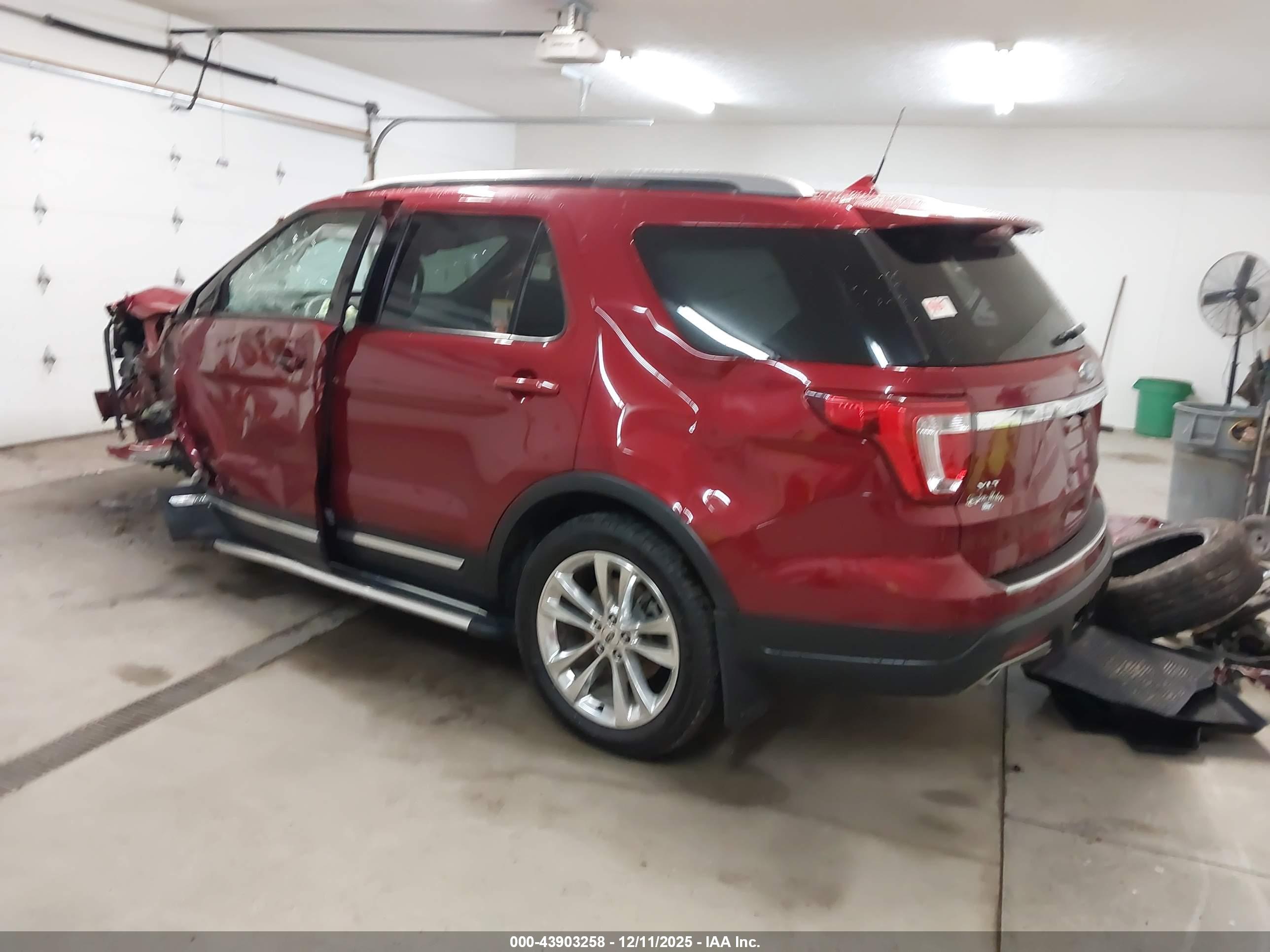 FORD EXPLORER image 3