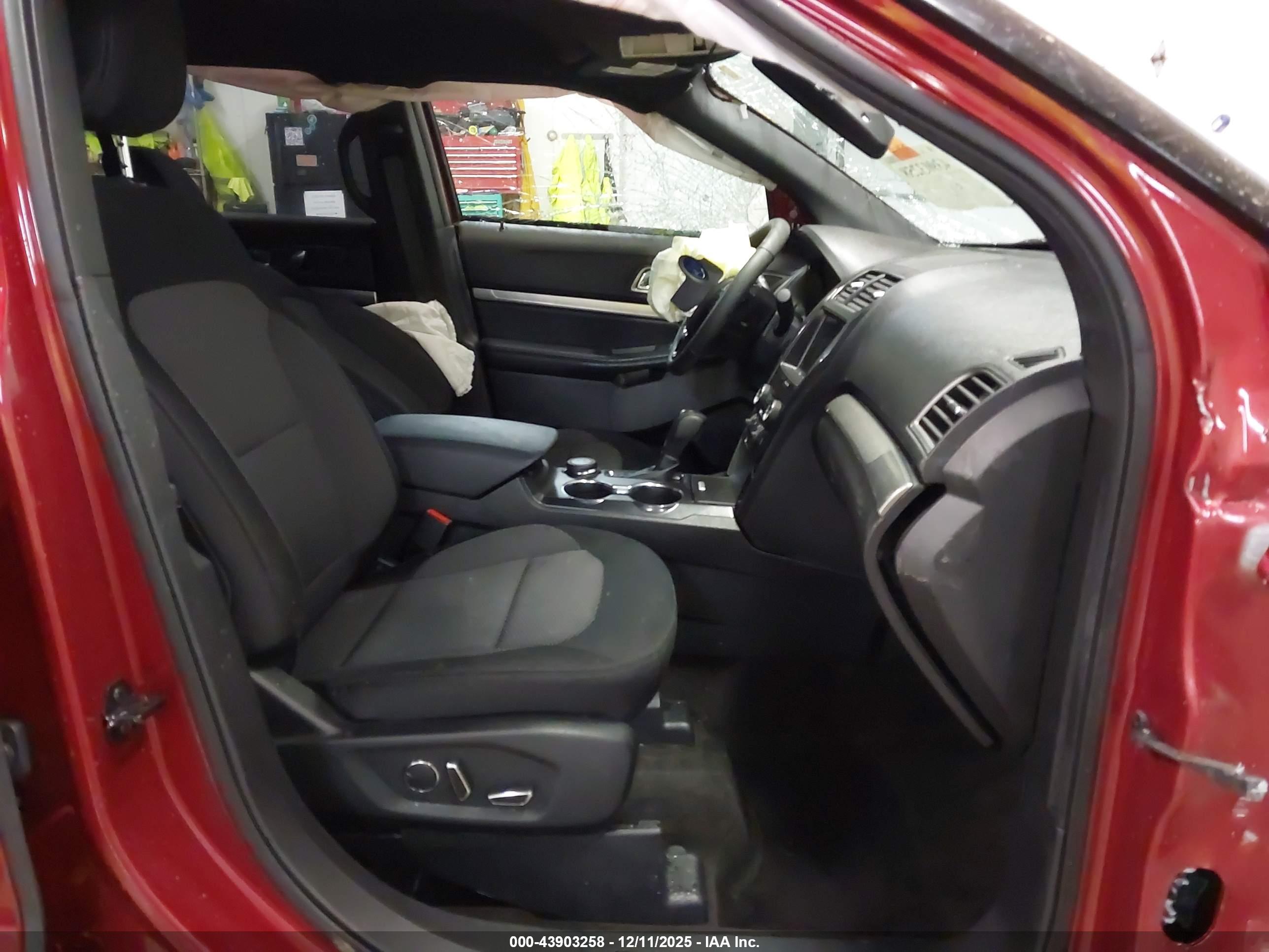 FORD EXPLORER image 5