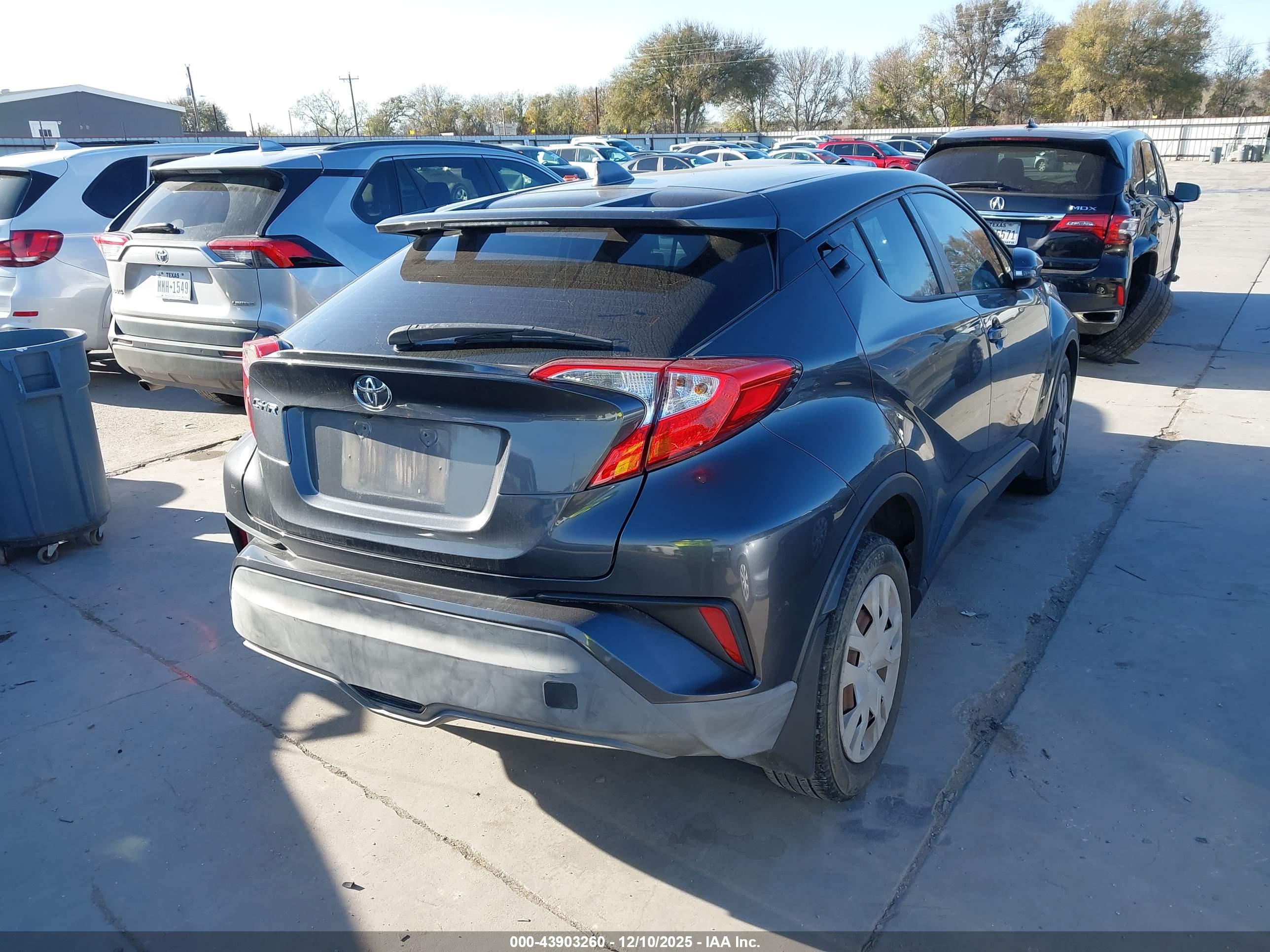 TOYOTA C-HR image 4