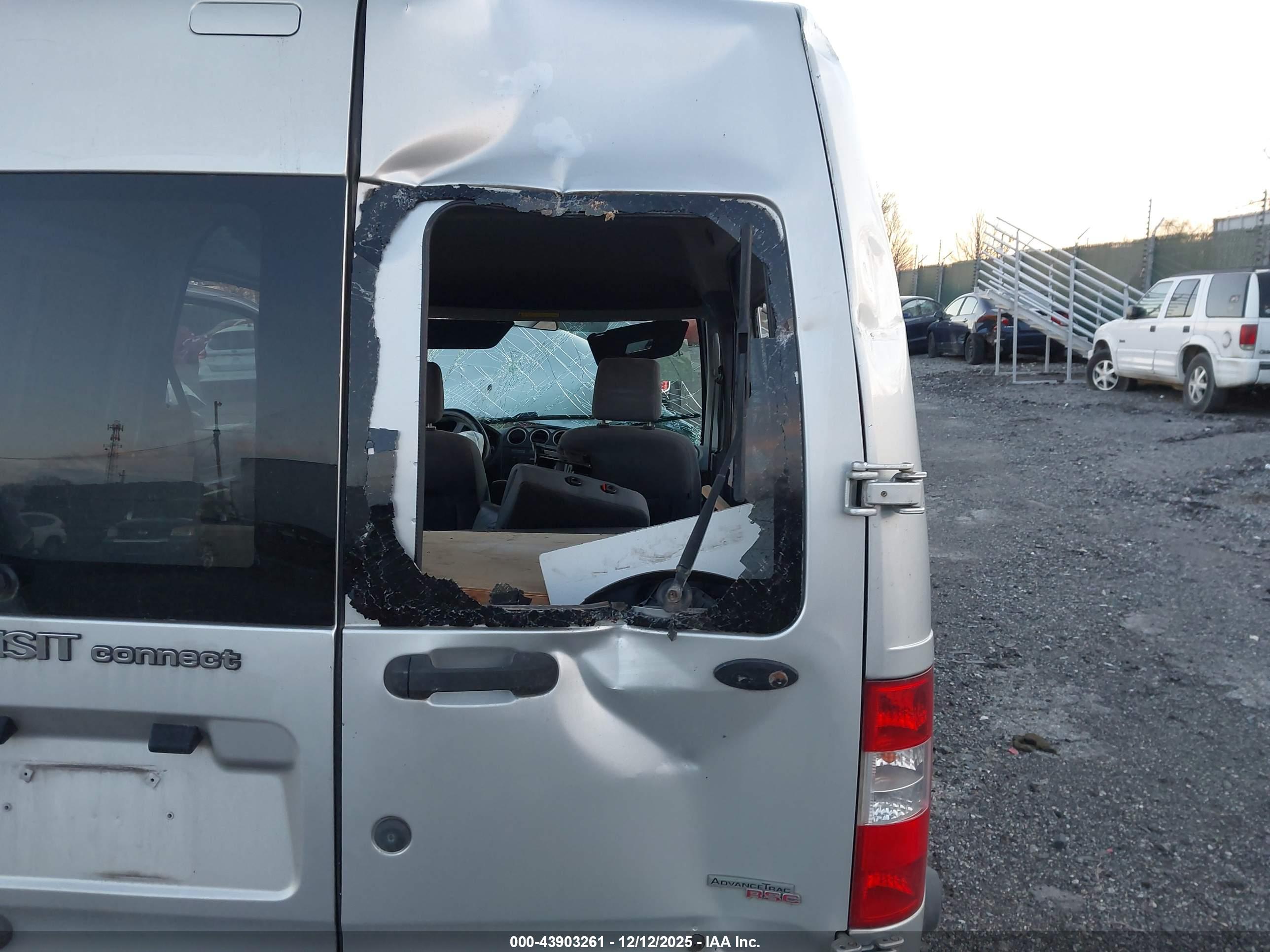 FORD TRANSIT image 6