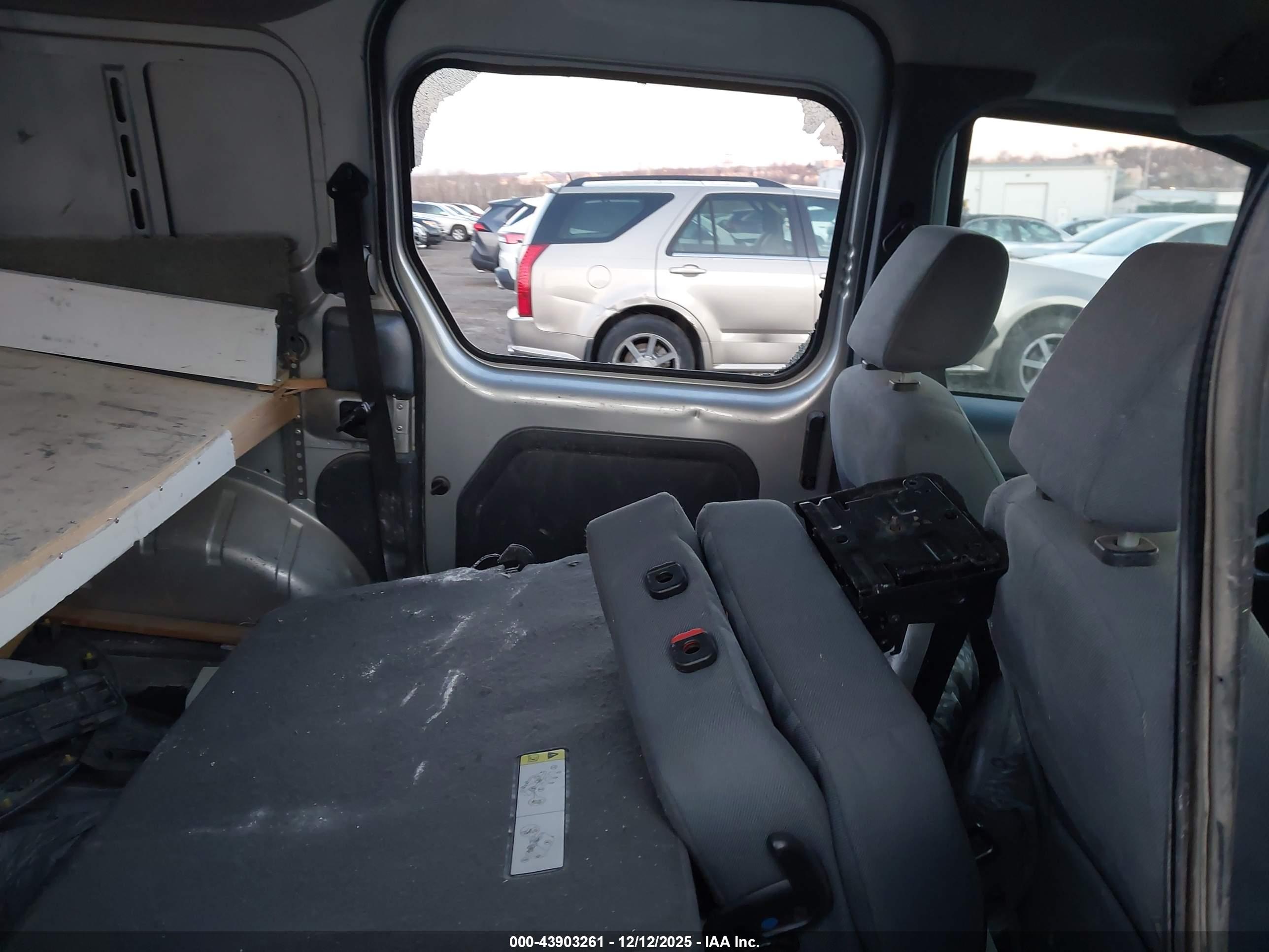 FORD TRANSIT image 8