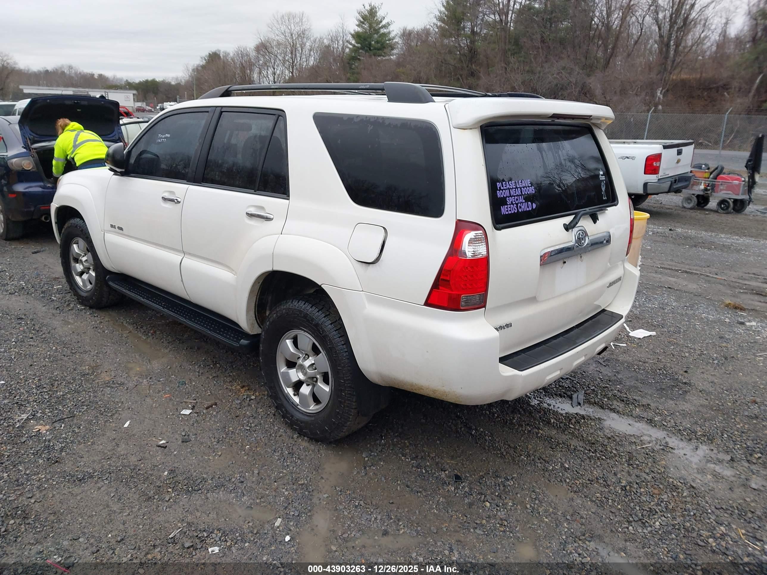 TOYOTA 4RUNNER image 3