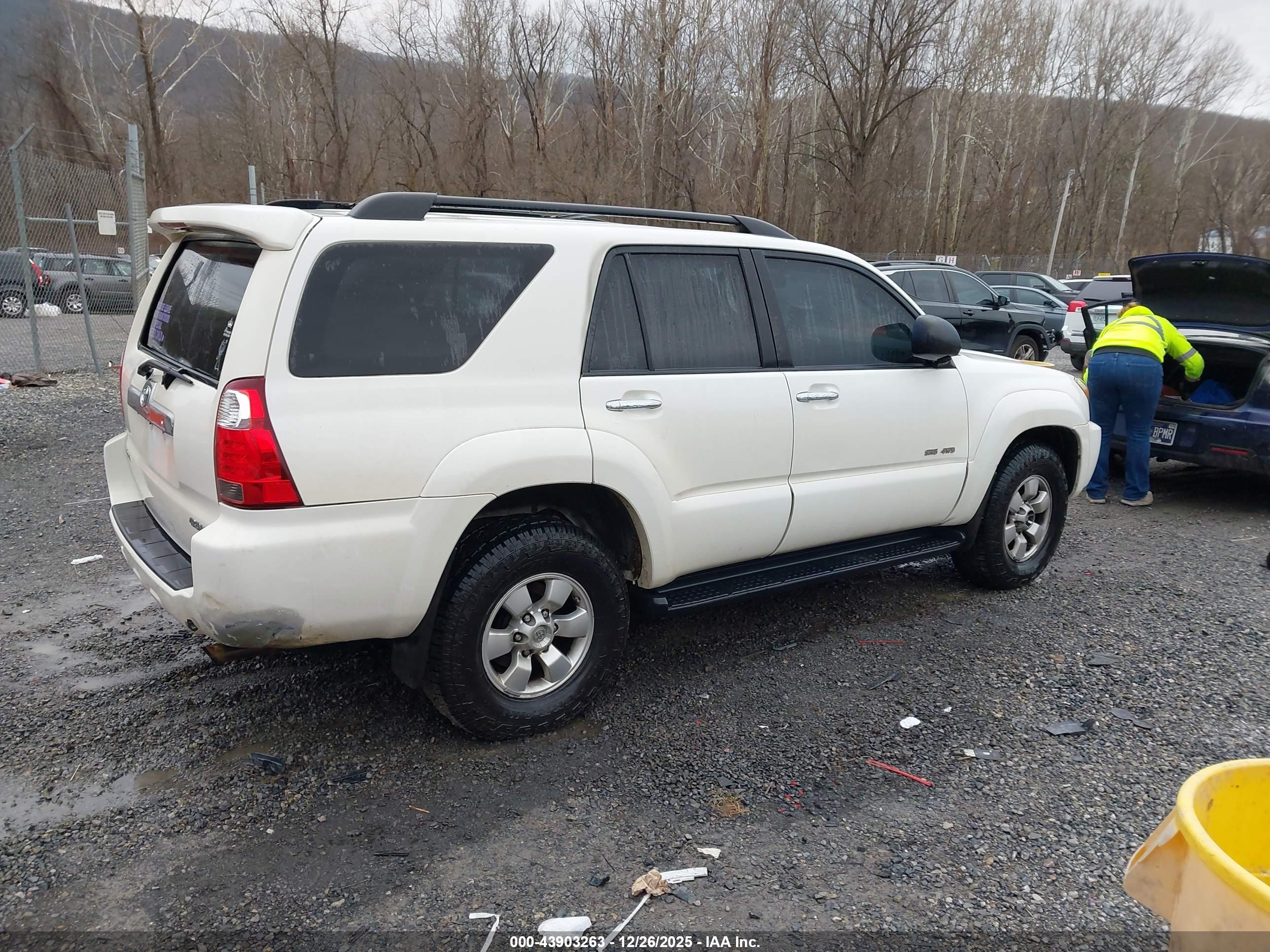 TOYOTA 4RUNNER image 4