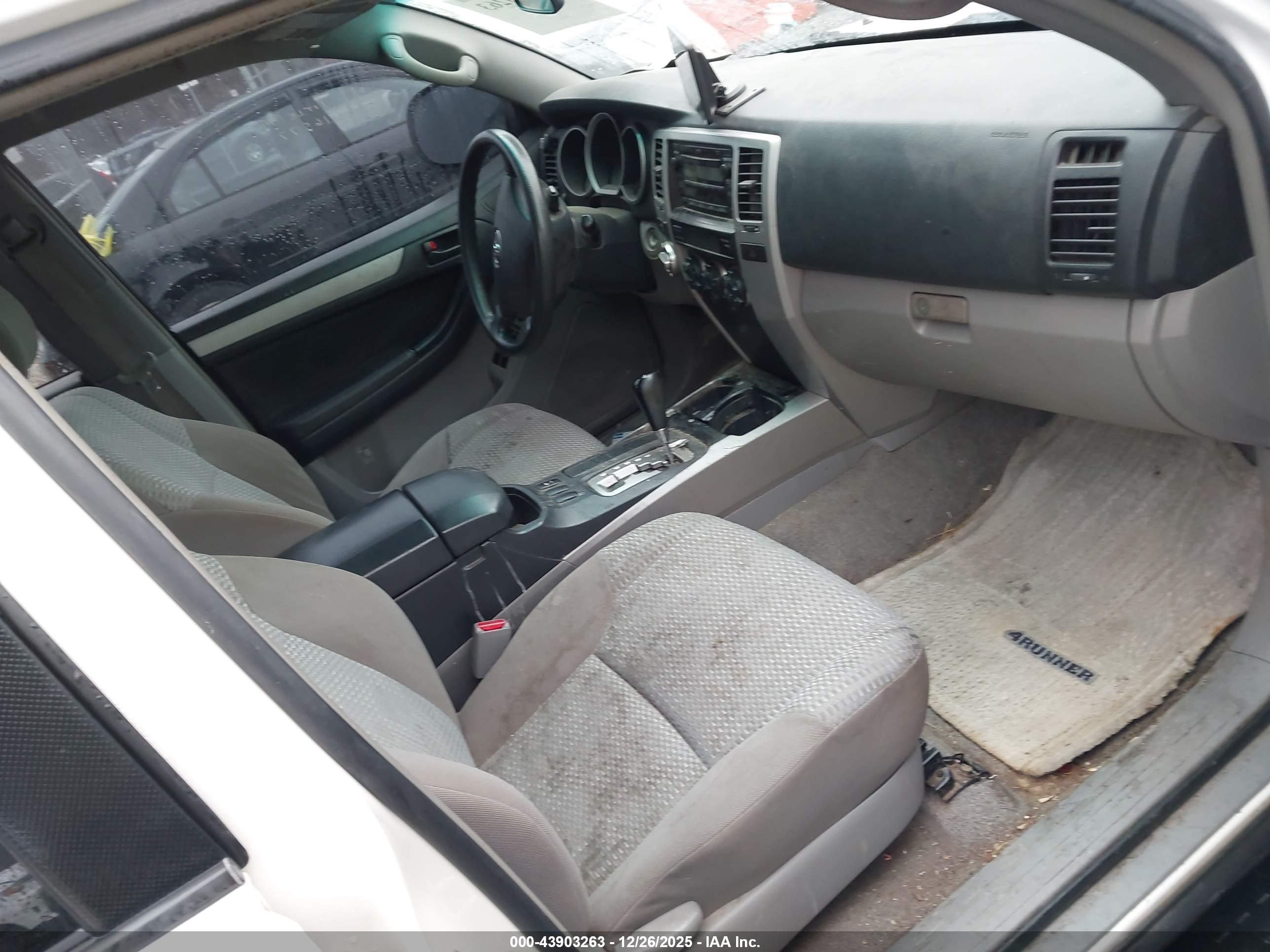 TOYOTA 4RUNNER image 5