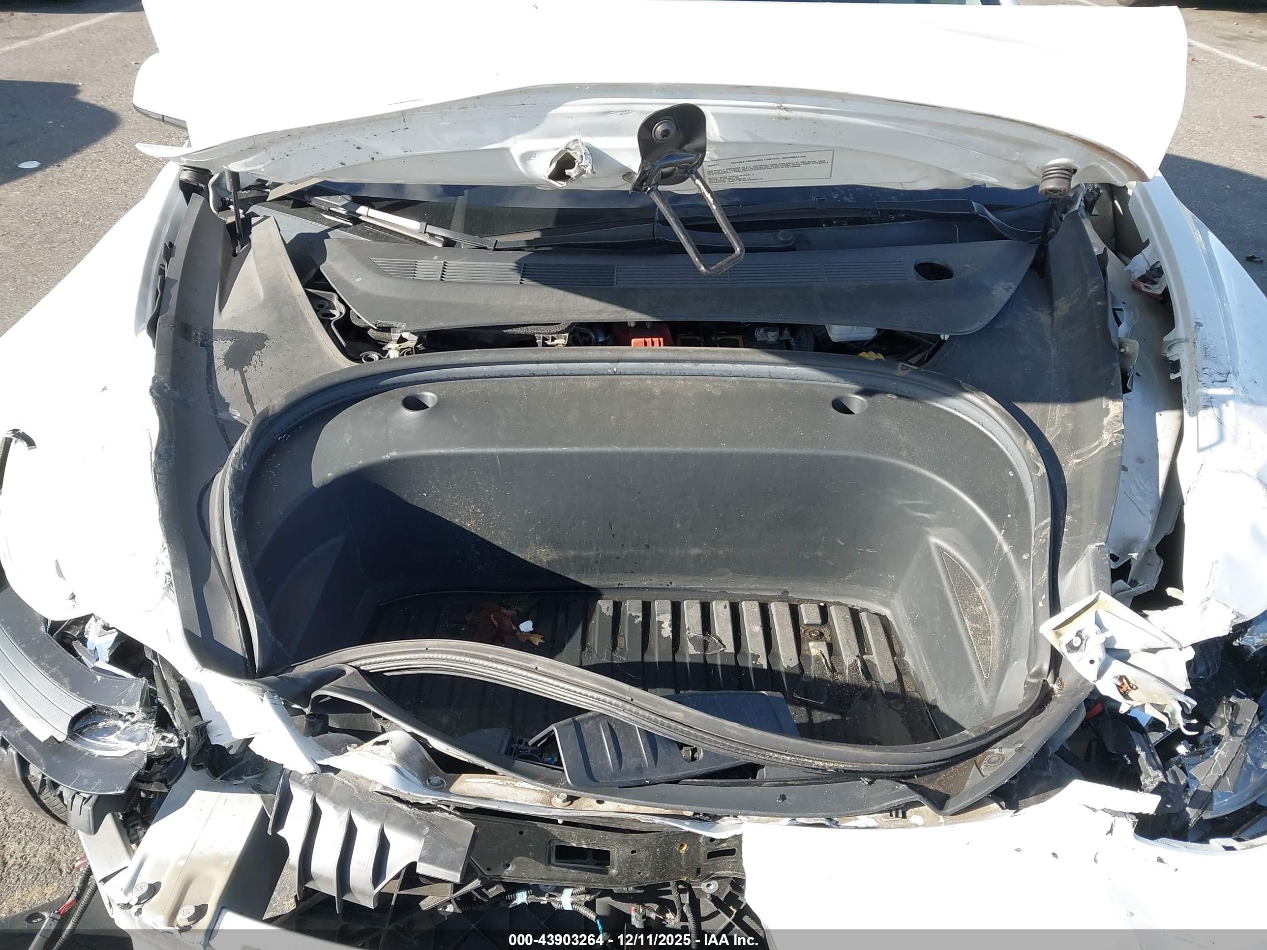 TESLA MODEL image 10