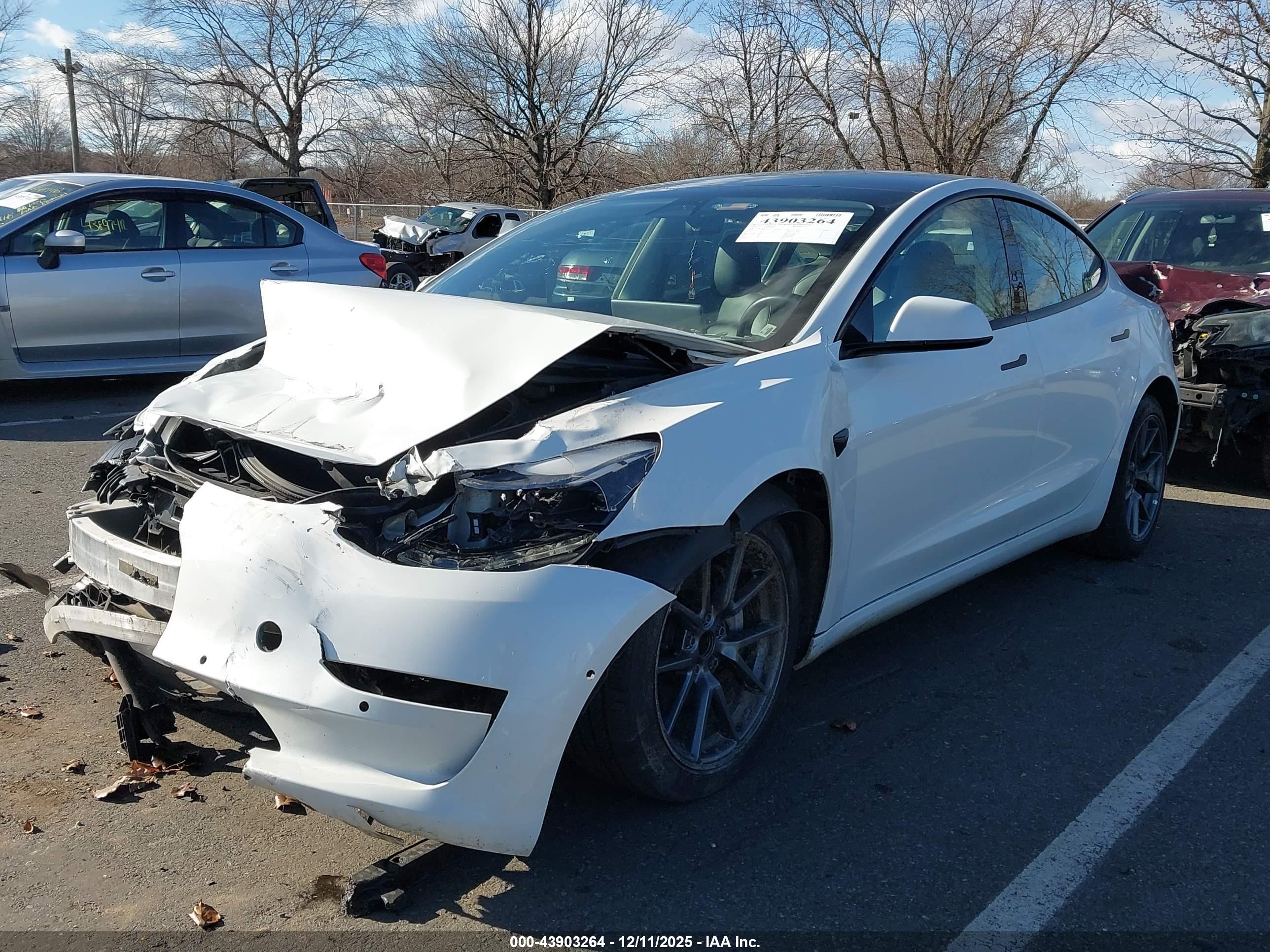 TESLA MODEL image 2