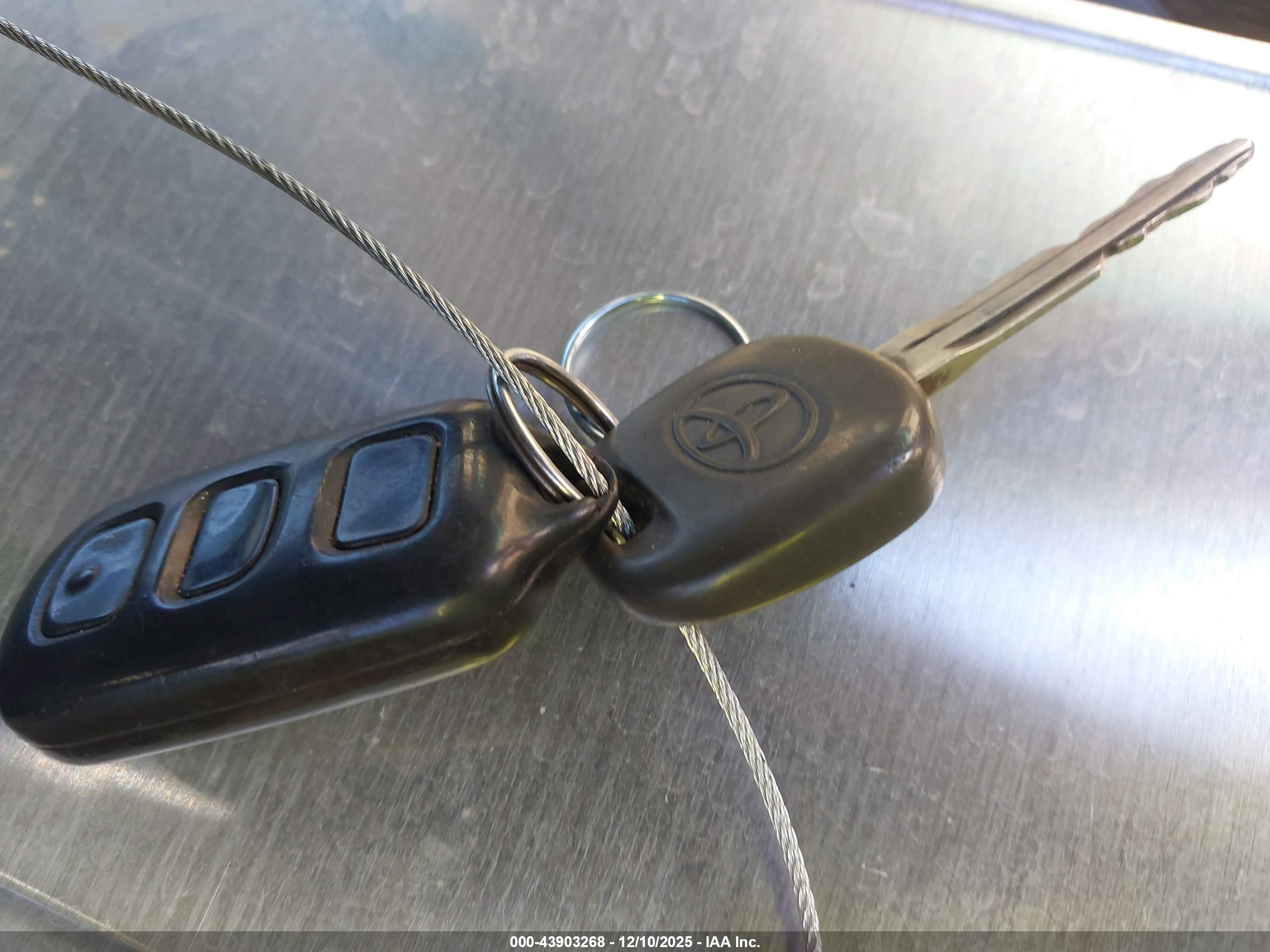 TOYOTA 4RUNNER image 11