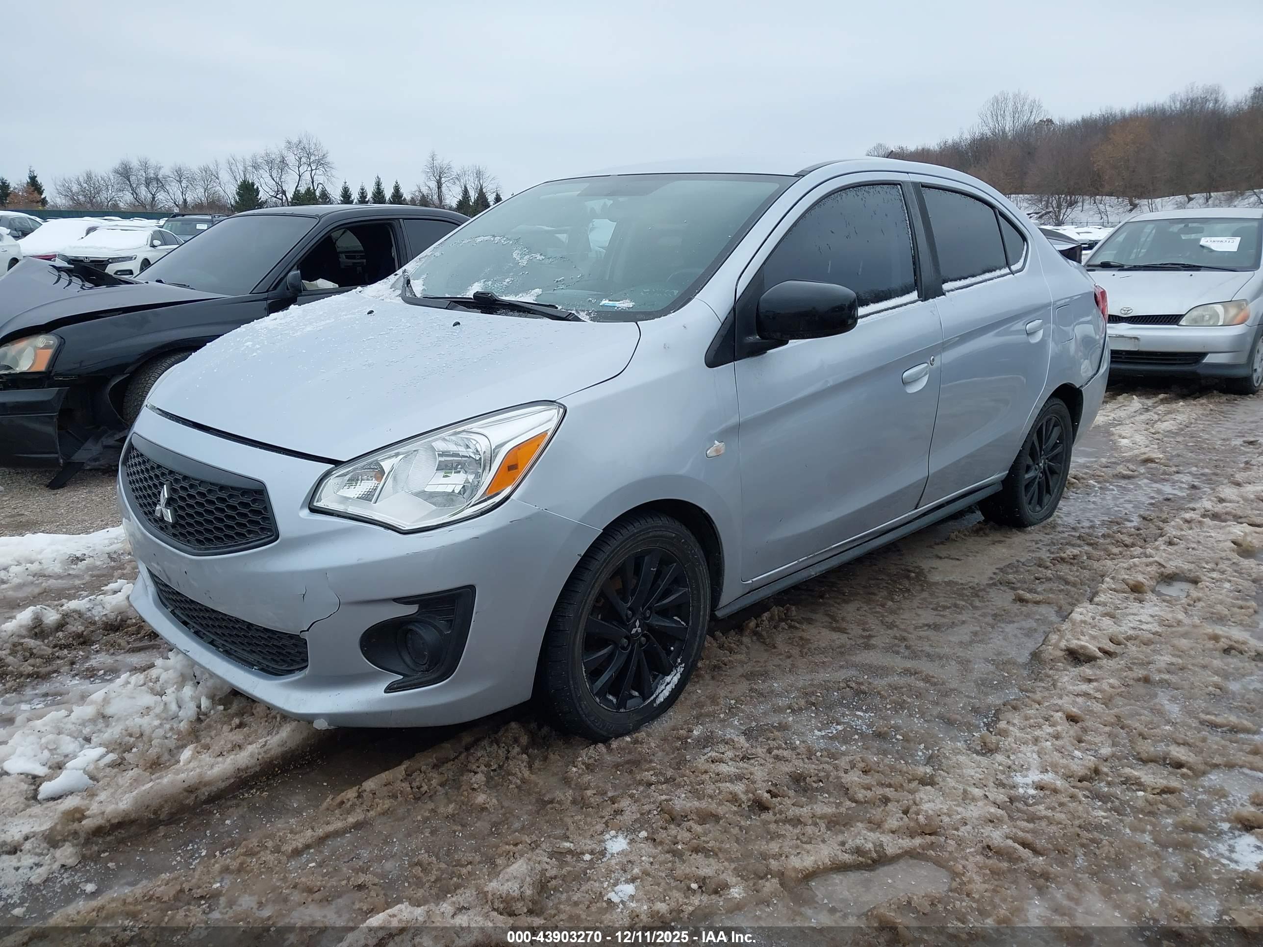 MITSUBISHI MIRAGE image 2