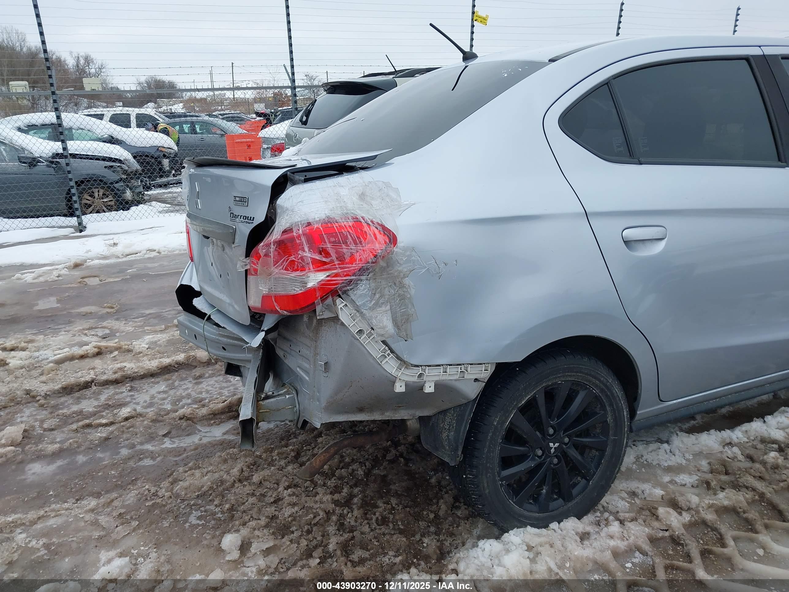 MITSUBISHI MIRAGE image 6