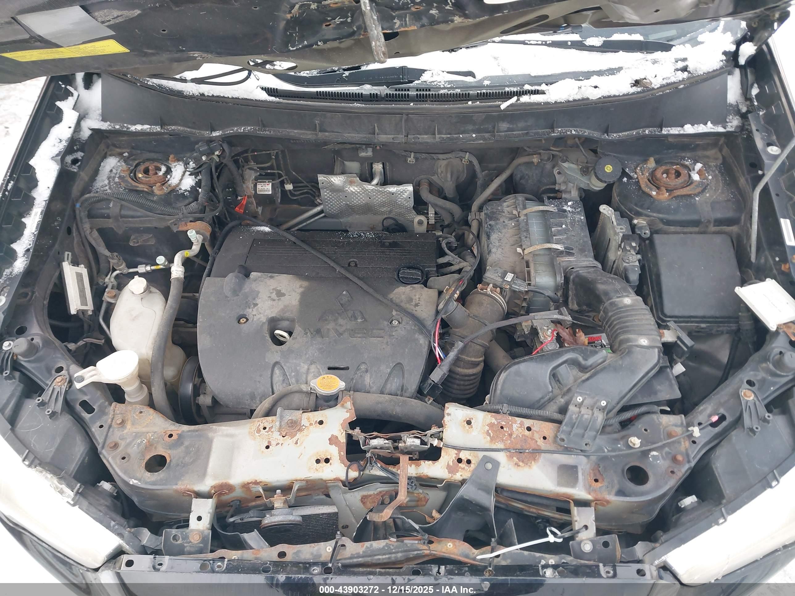 MITSUBISHI OUTLANDER image 10