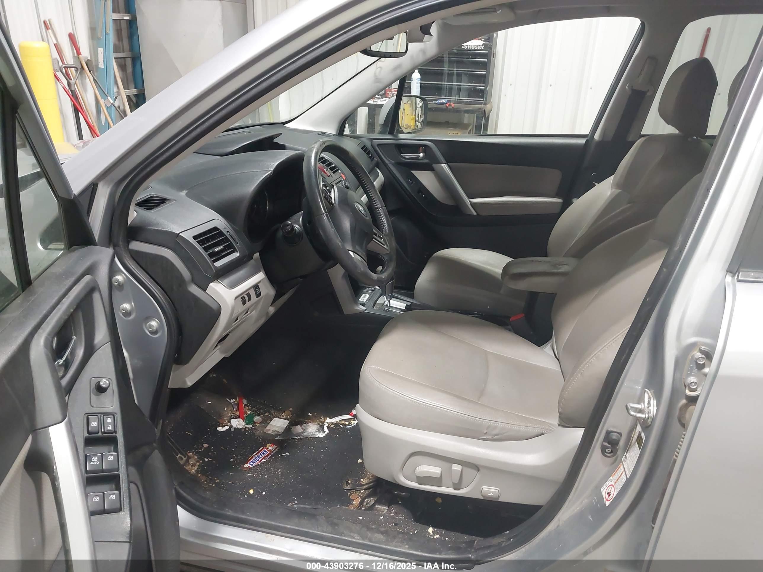 SUBARU FORESTER image 5