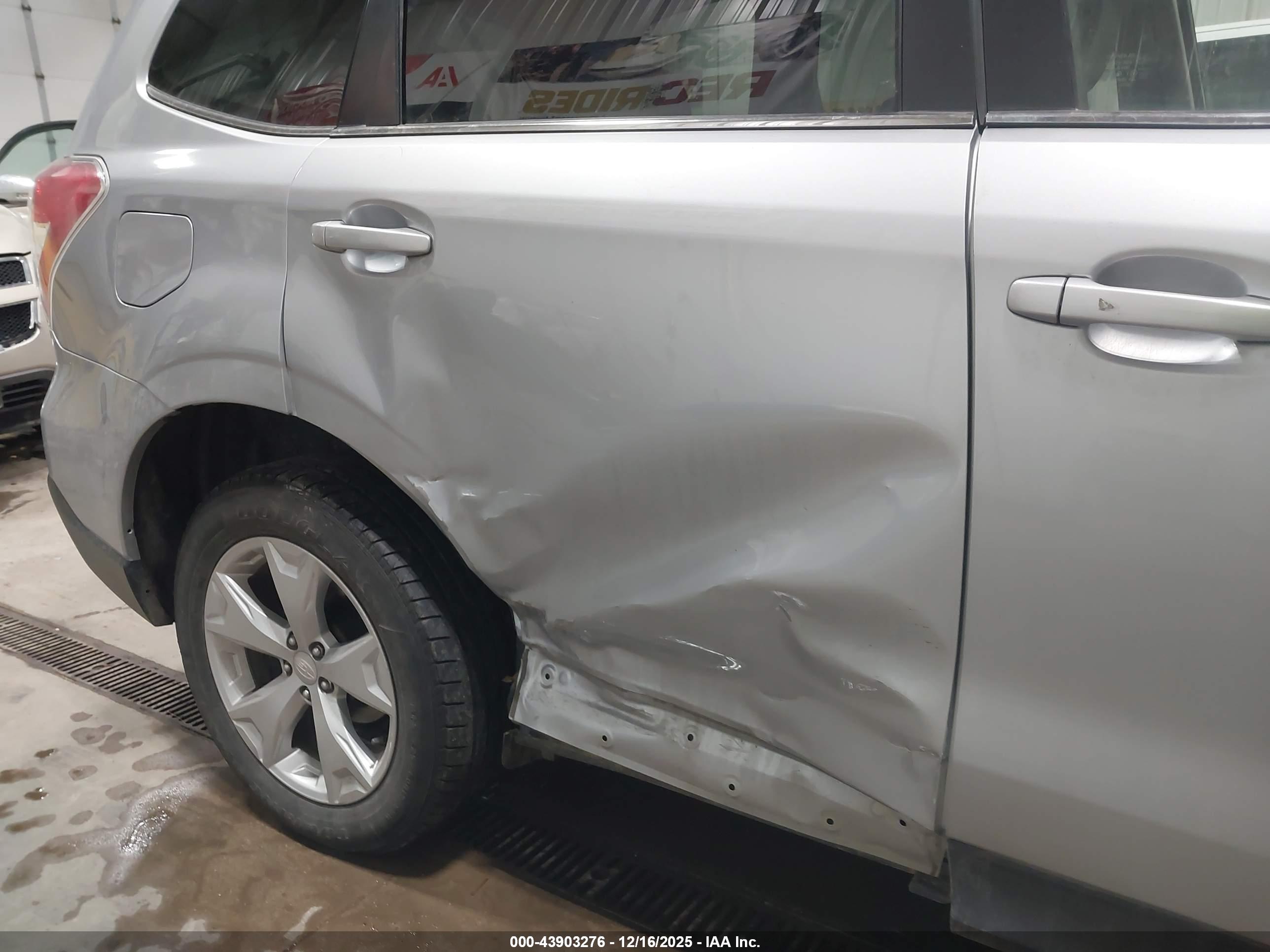 SUBARU FORESTER image 6