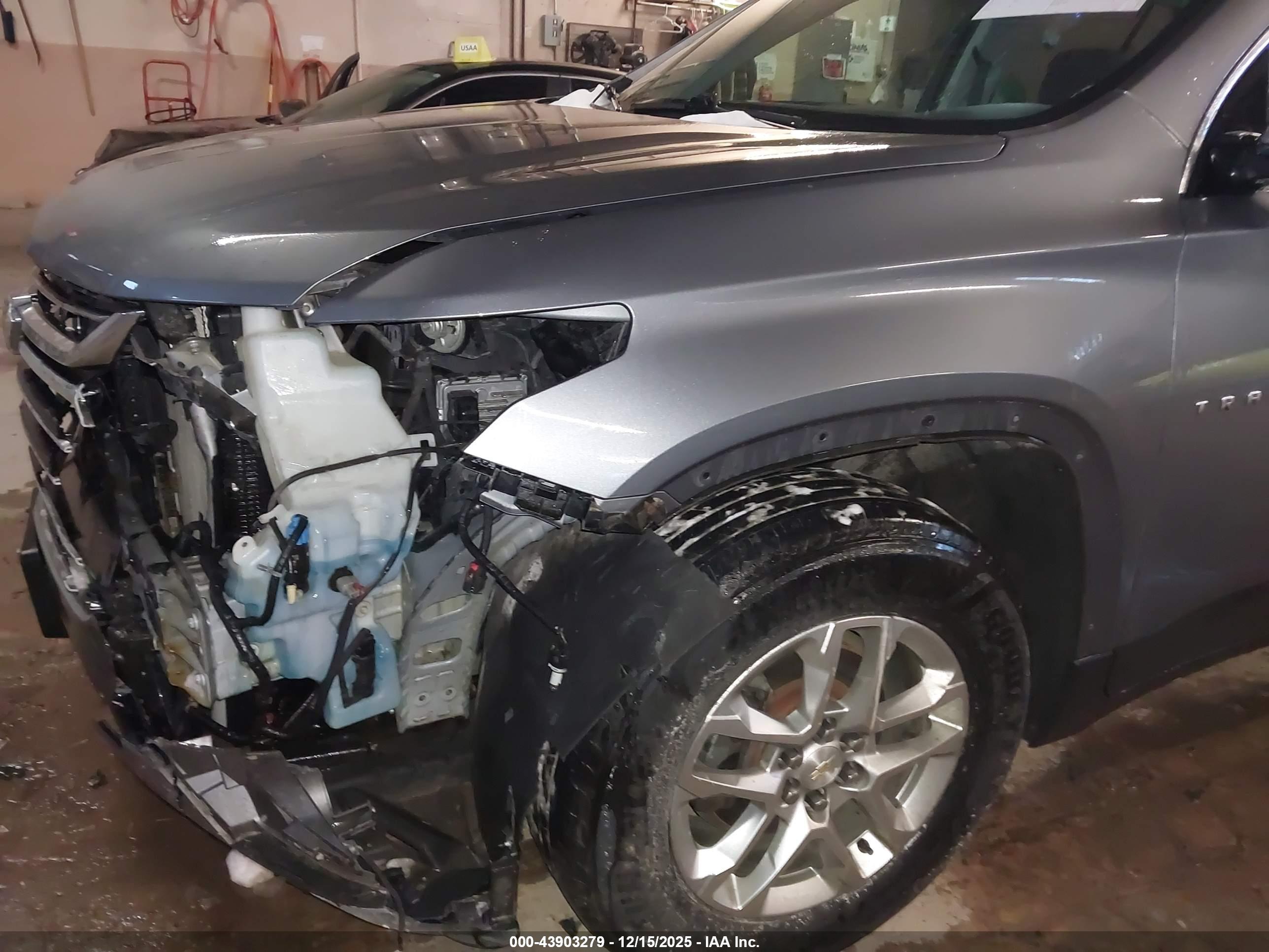 CHEVROLET TRAVERSE image 6