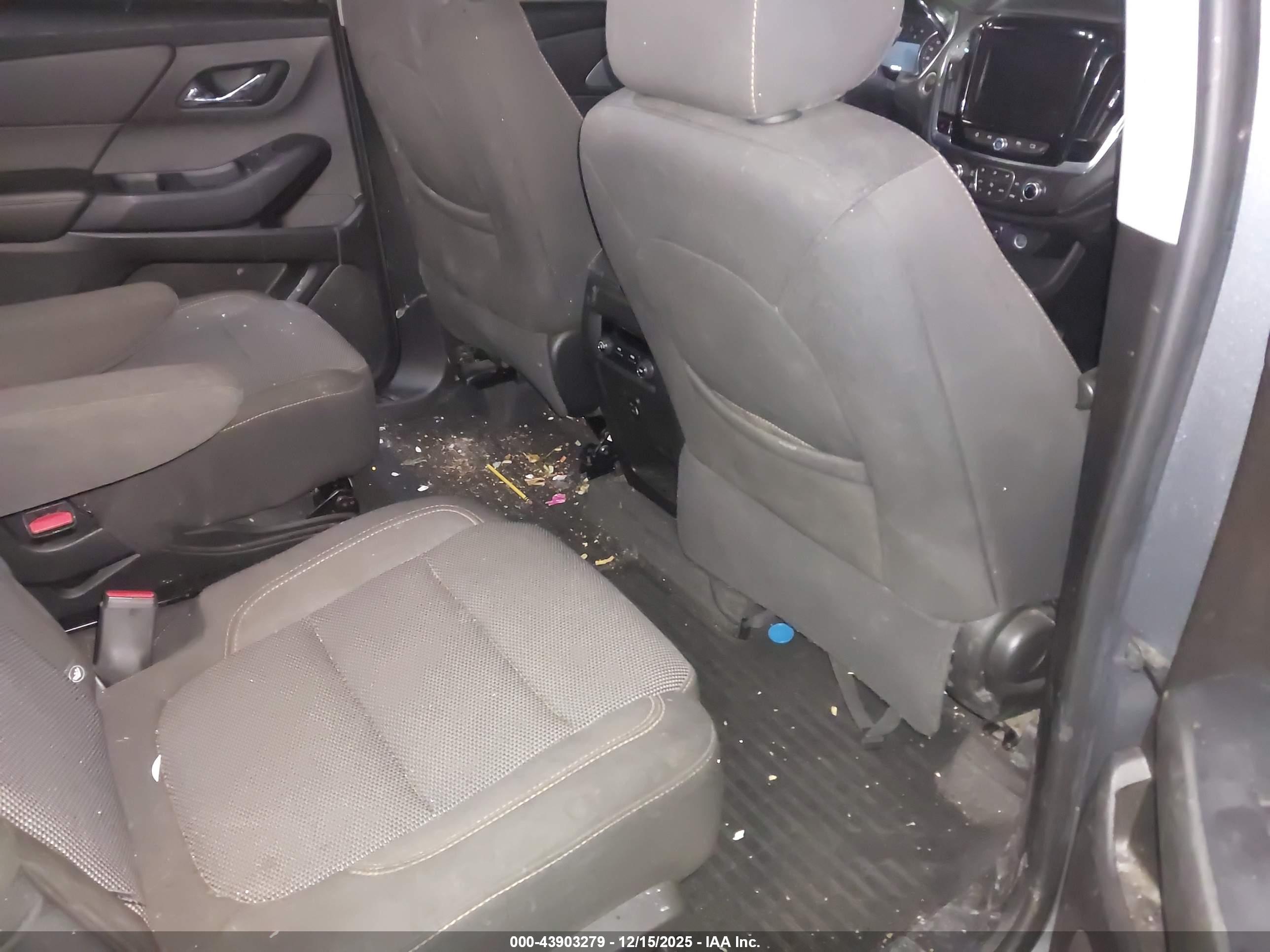 CHEVROLET TRAVERSE image 8