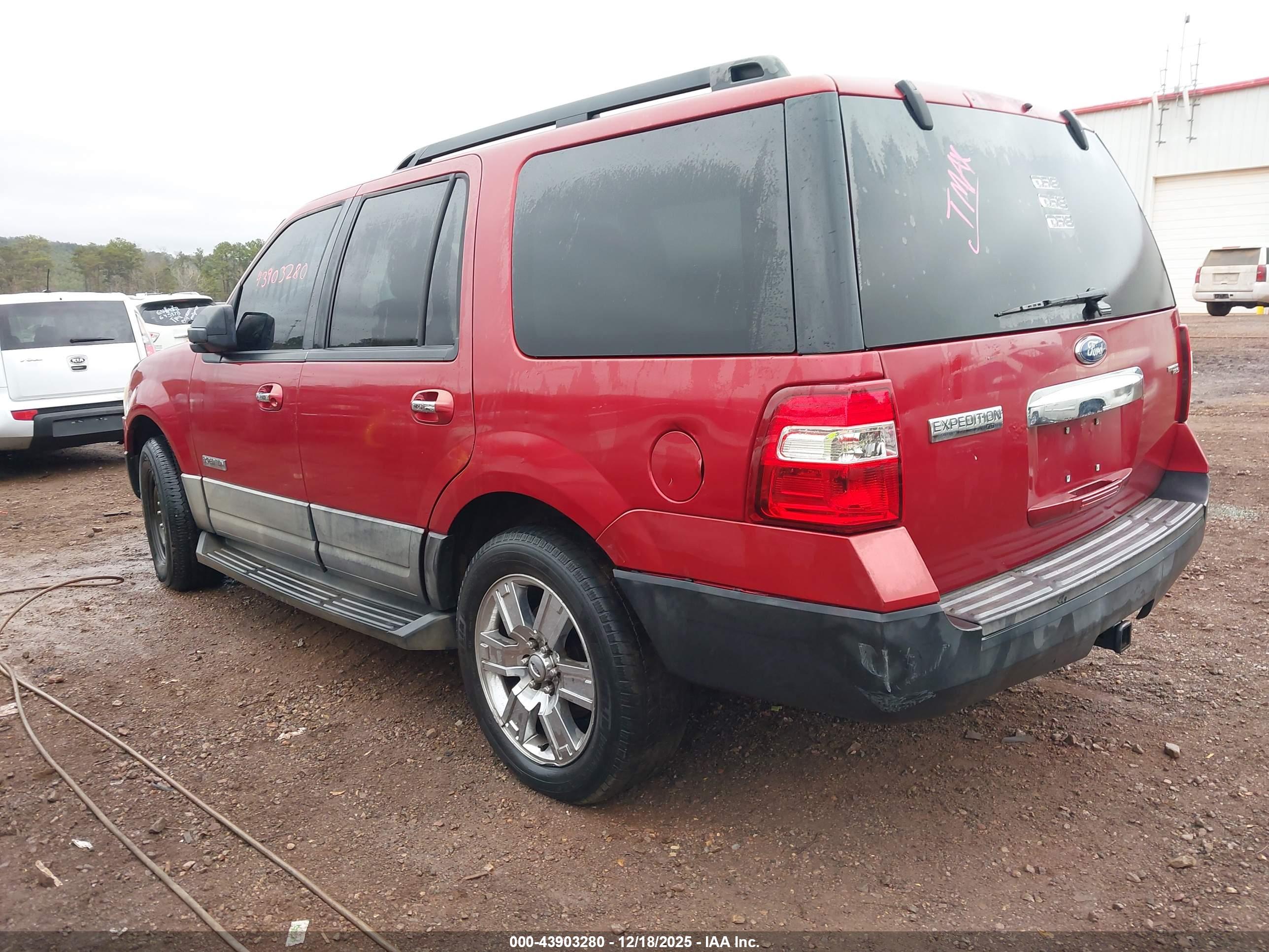 FORD EXPEDITION image 3
