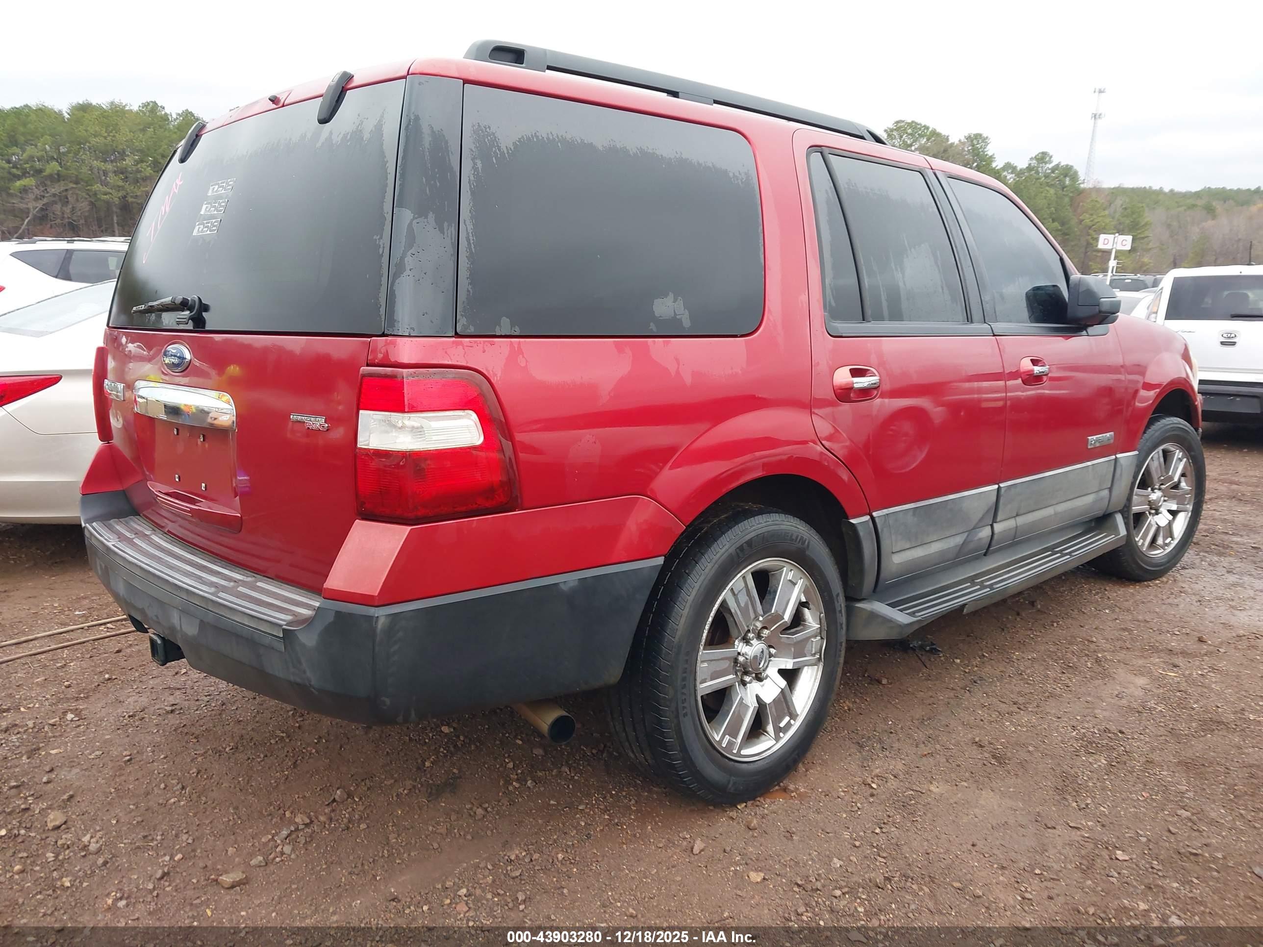 FORD EXPEDITION image 4