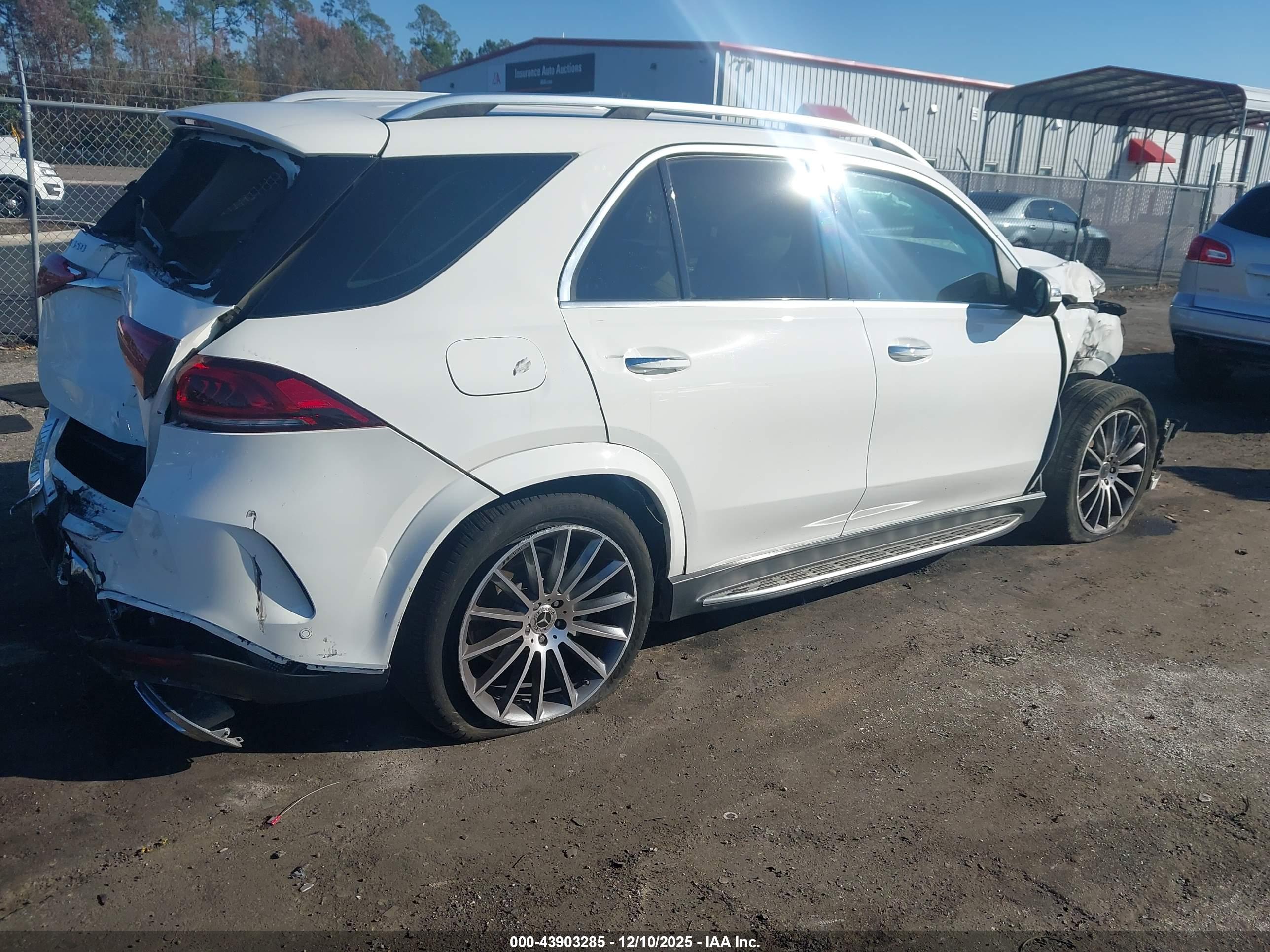 MERCEDES-BENZ GLE image 4