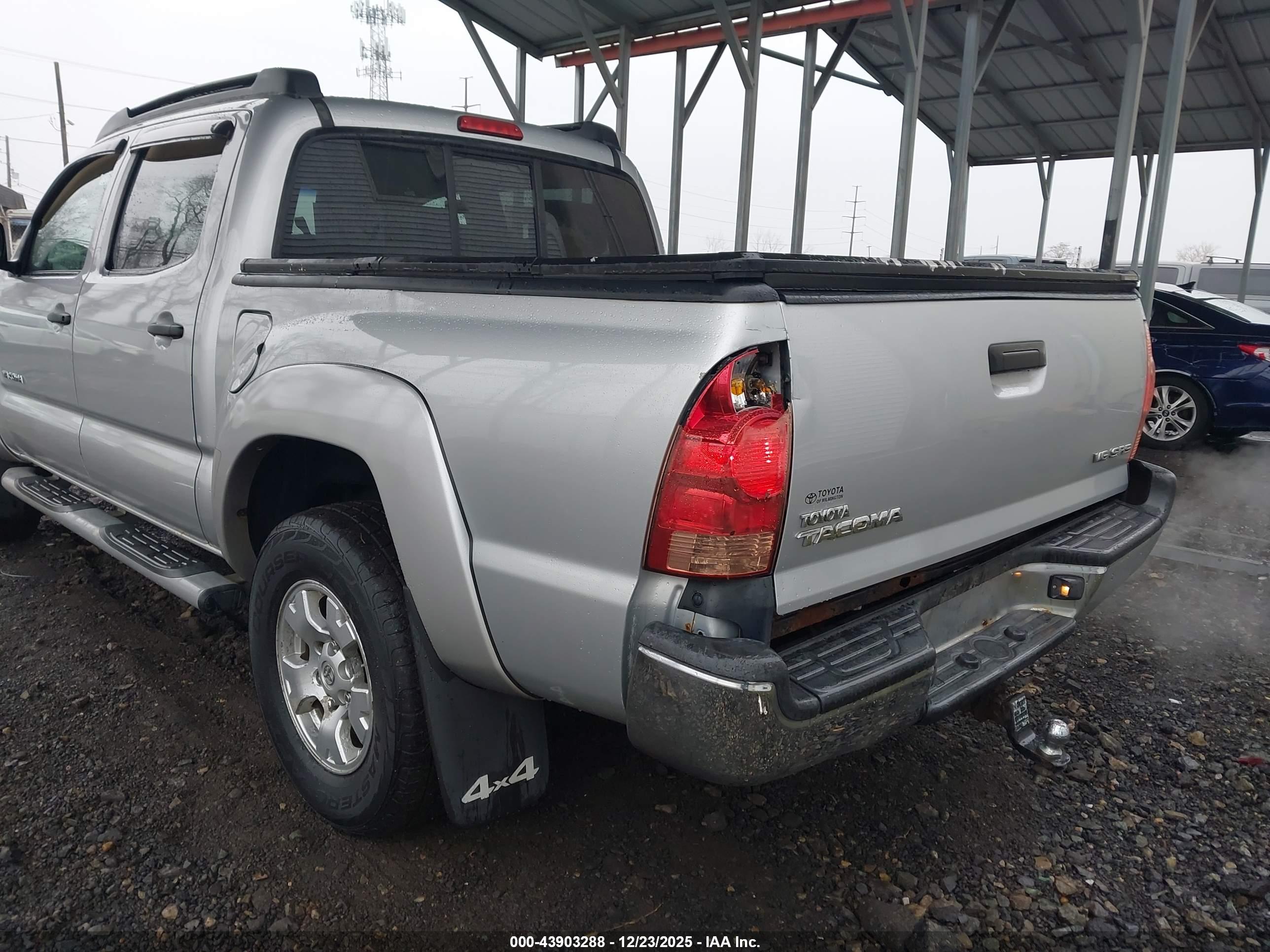 TOYOTA TACOMA image 6