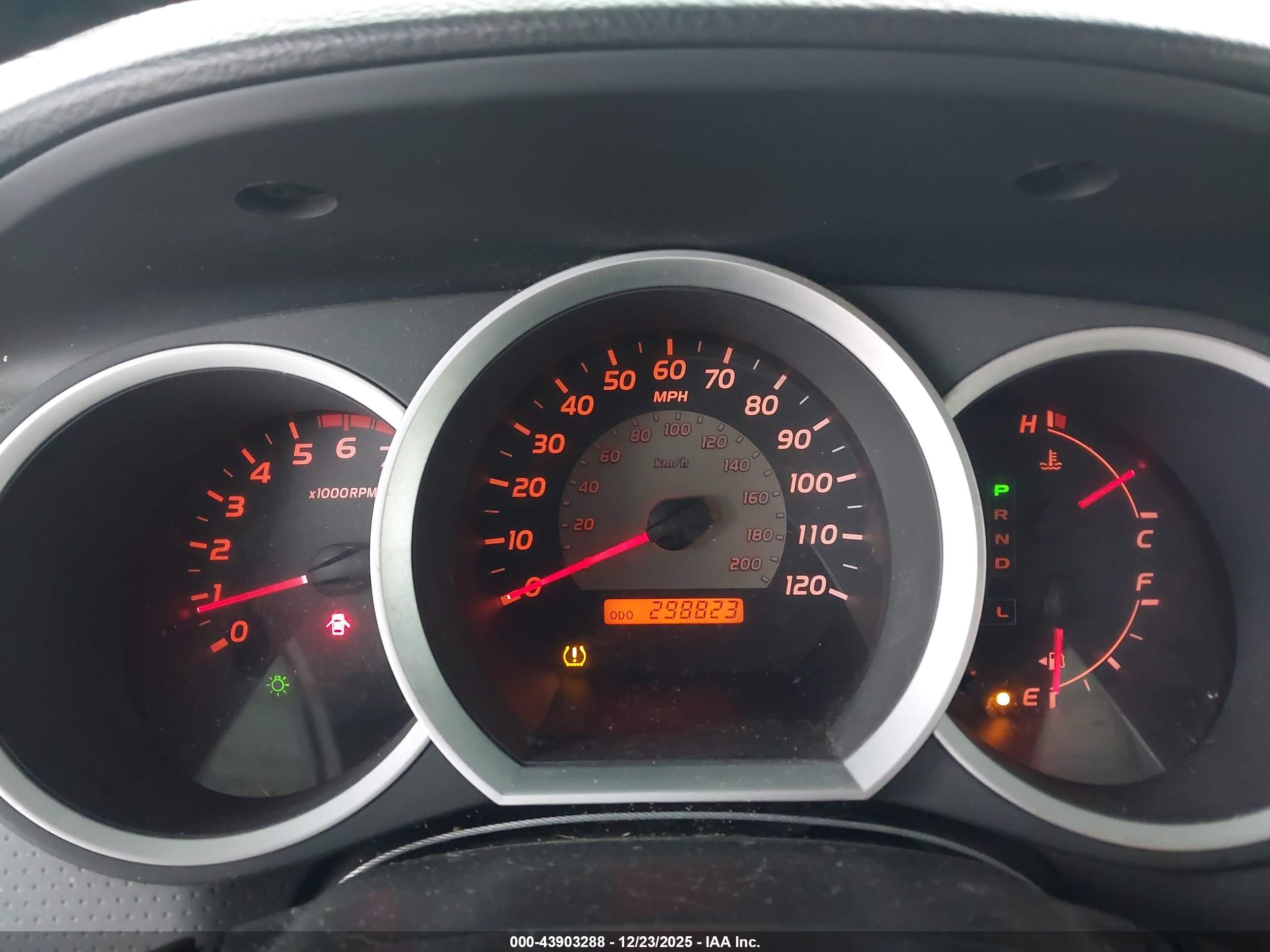 TOYOTA TACOMA image 7