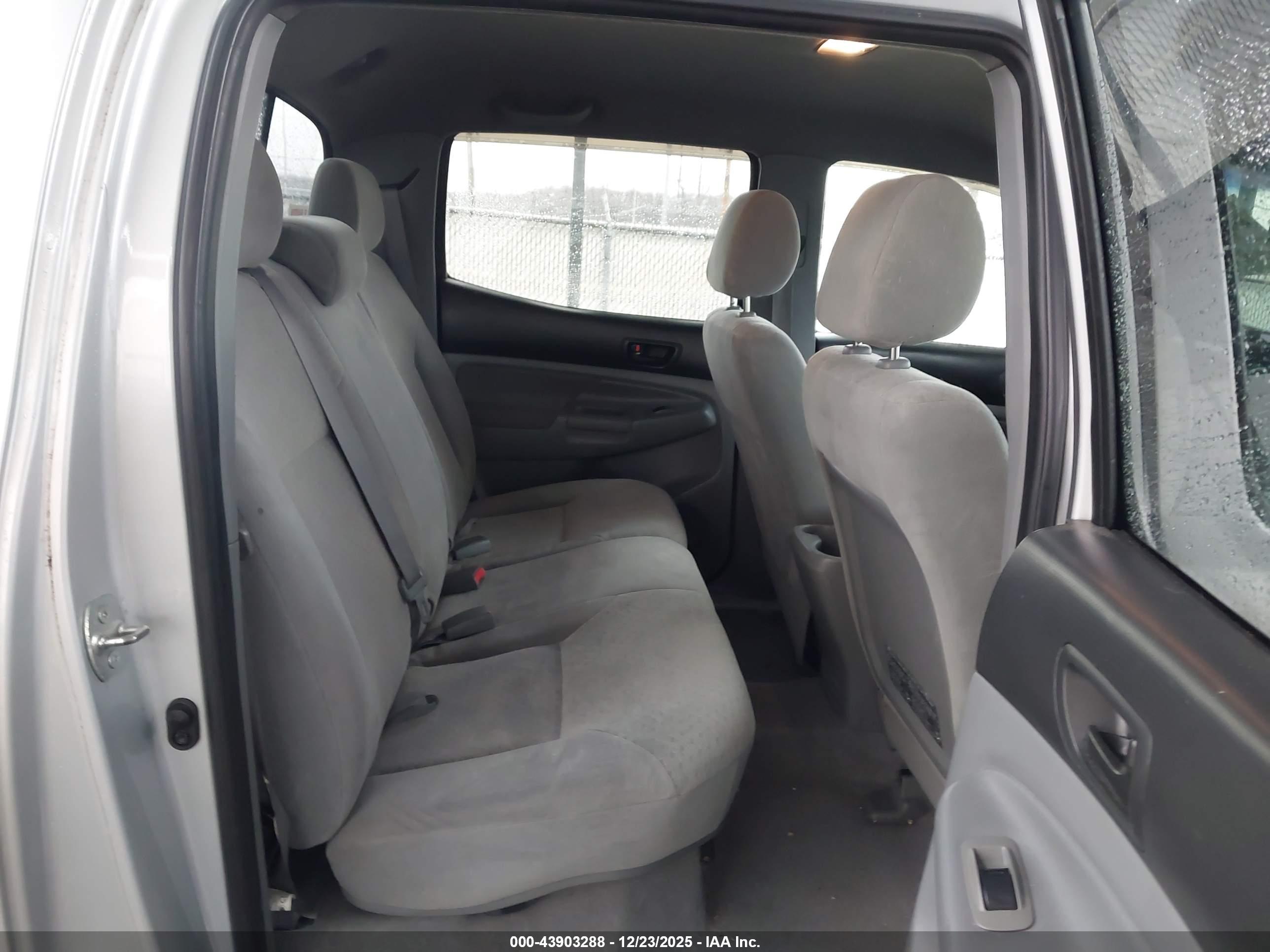 TOYOTA TACOMA image 8
