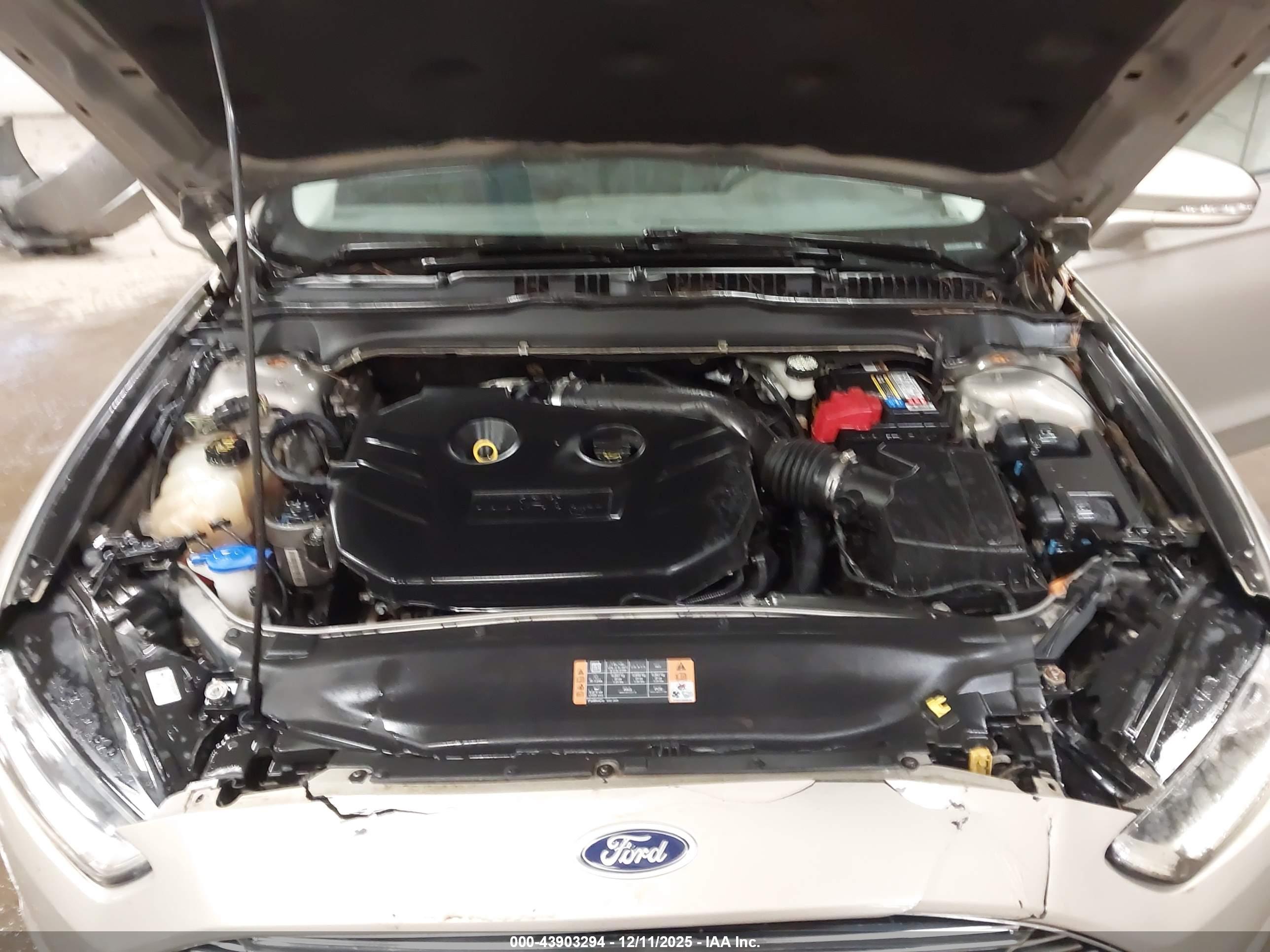 FORD FUSION image 10