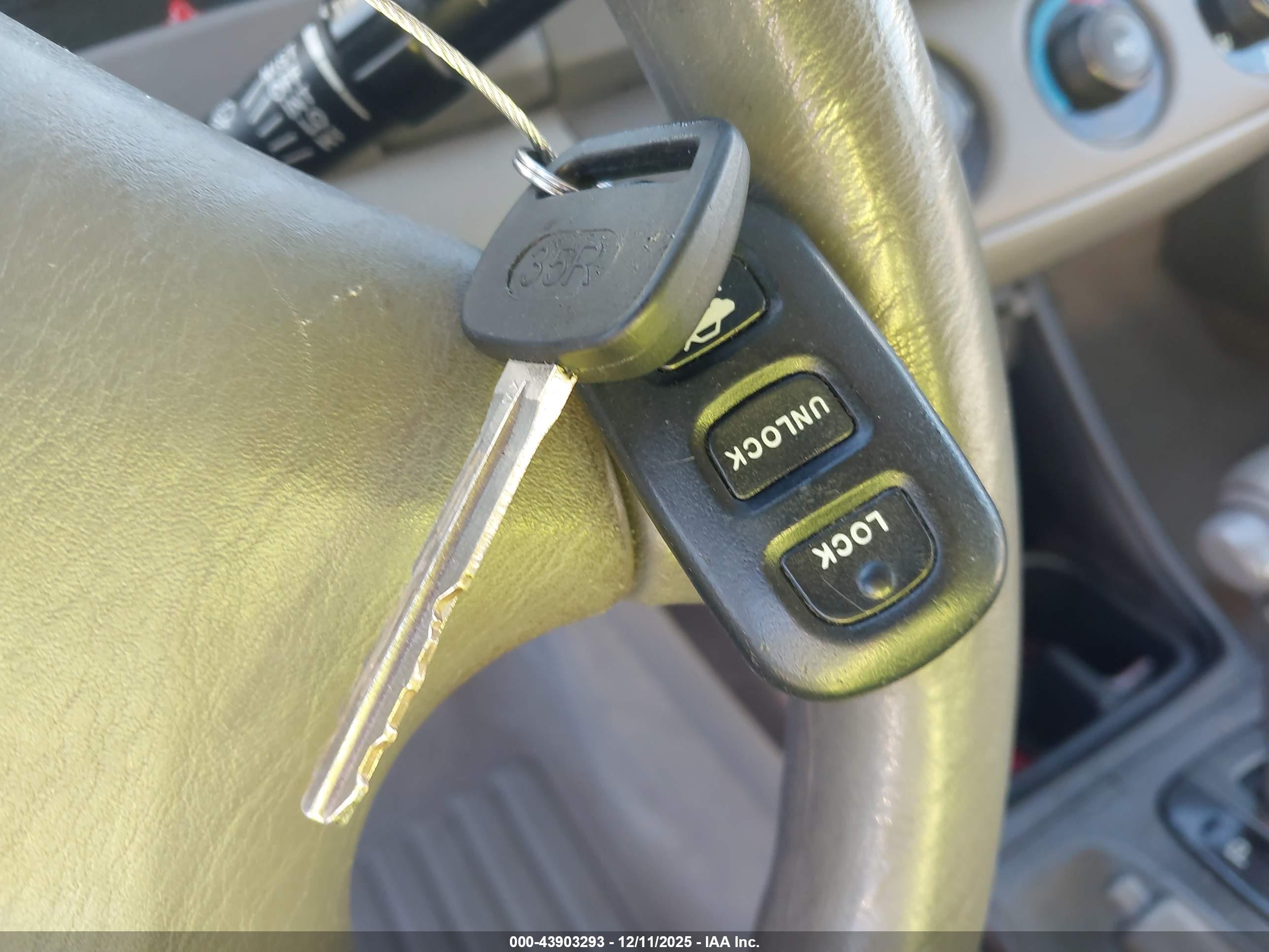 TOYOTA CAMRY image 11