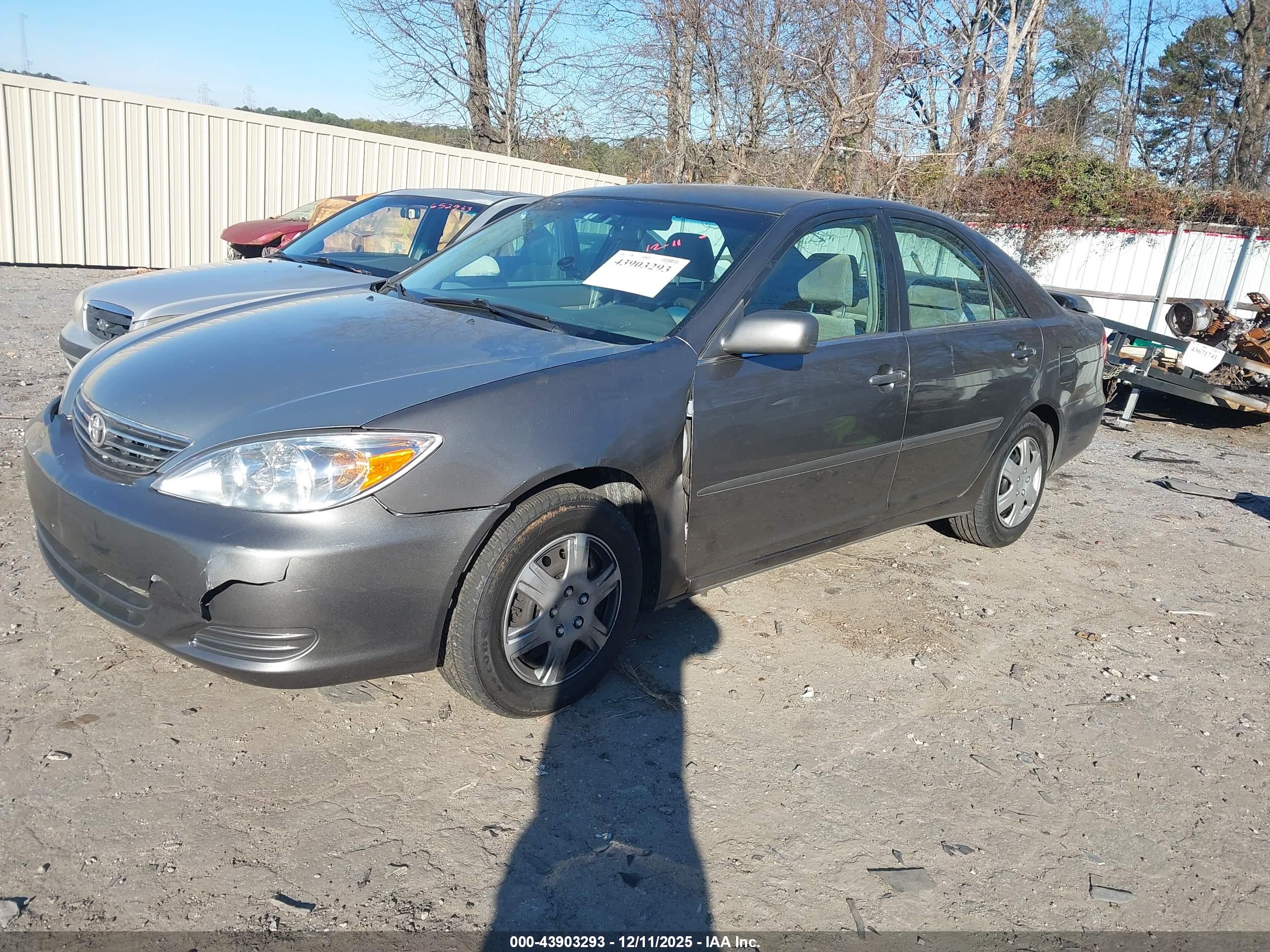 TOYOTA CAMRY image 2