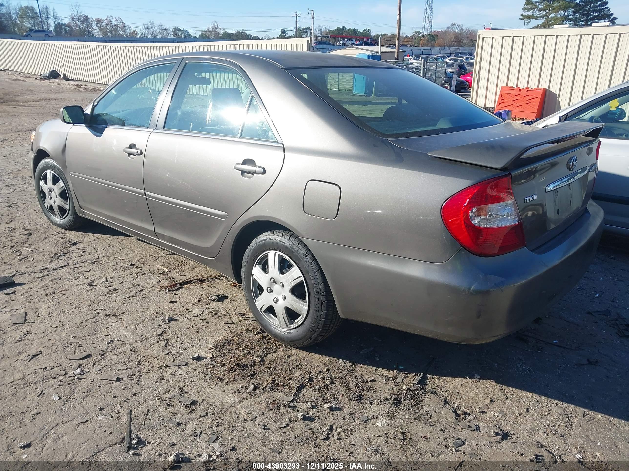 TOYOTA CAMRY image 3