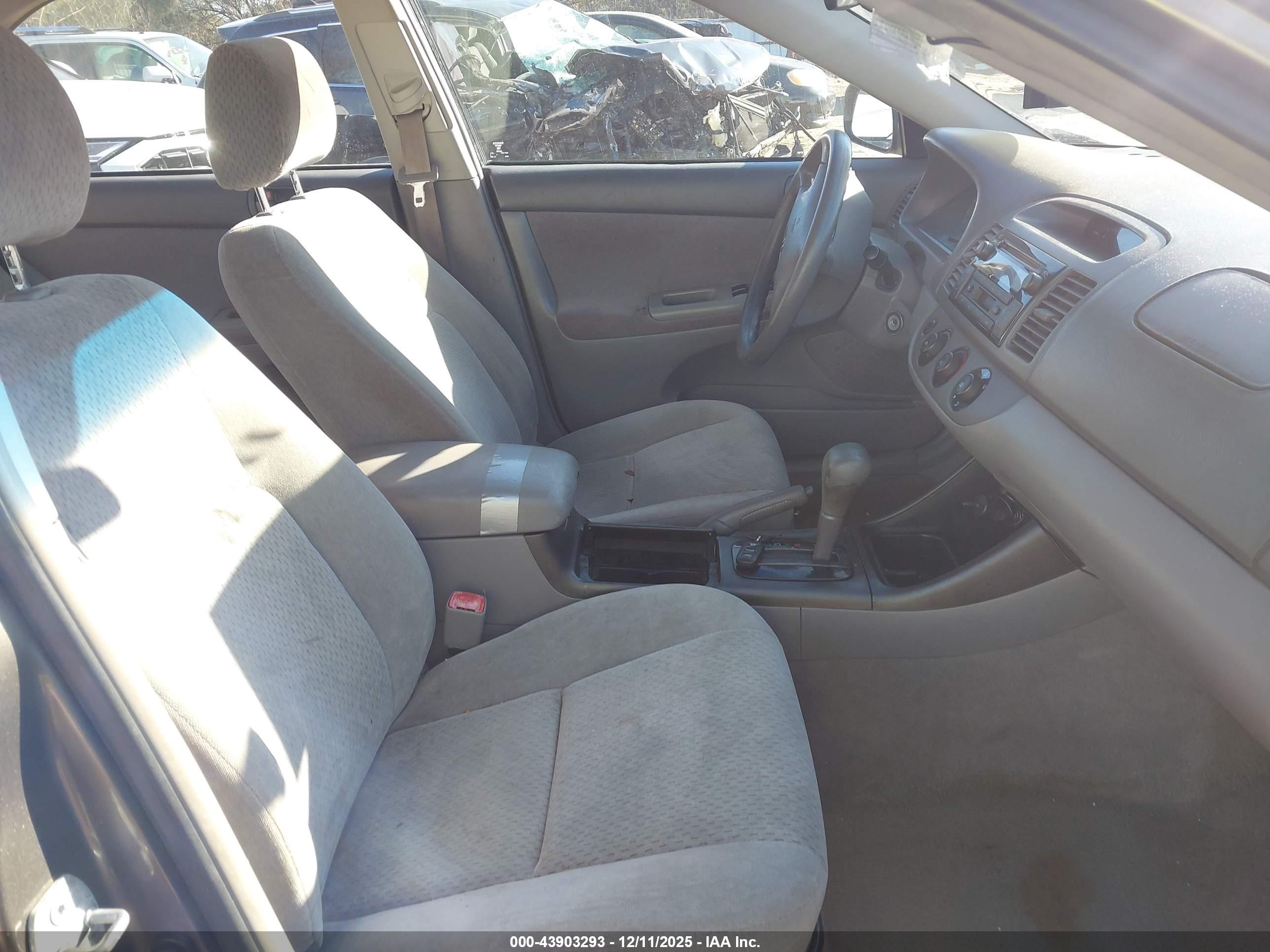 TOYOTA CAMRY image 5