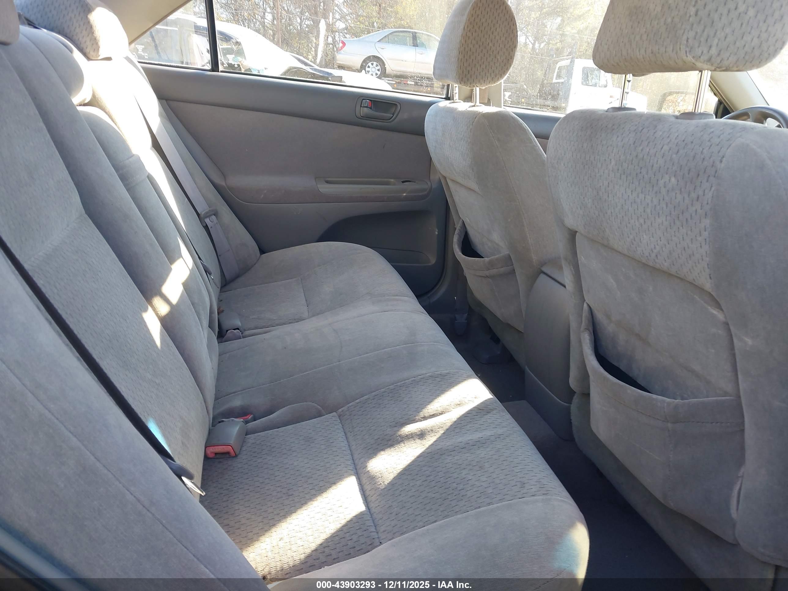 TOYOTA CAMRY image 8