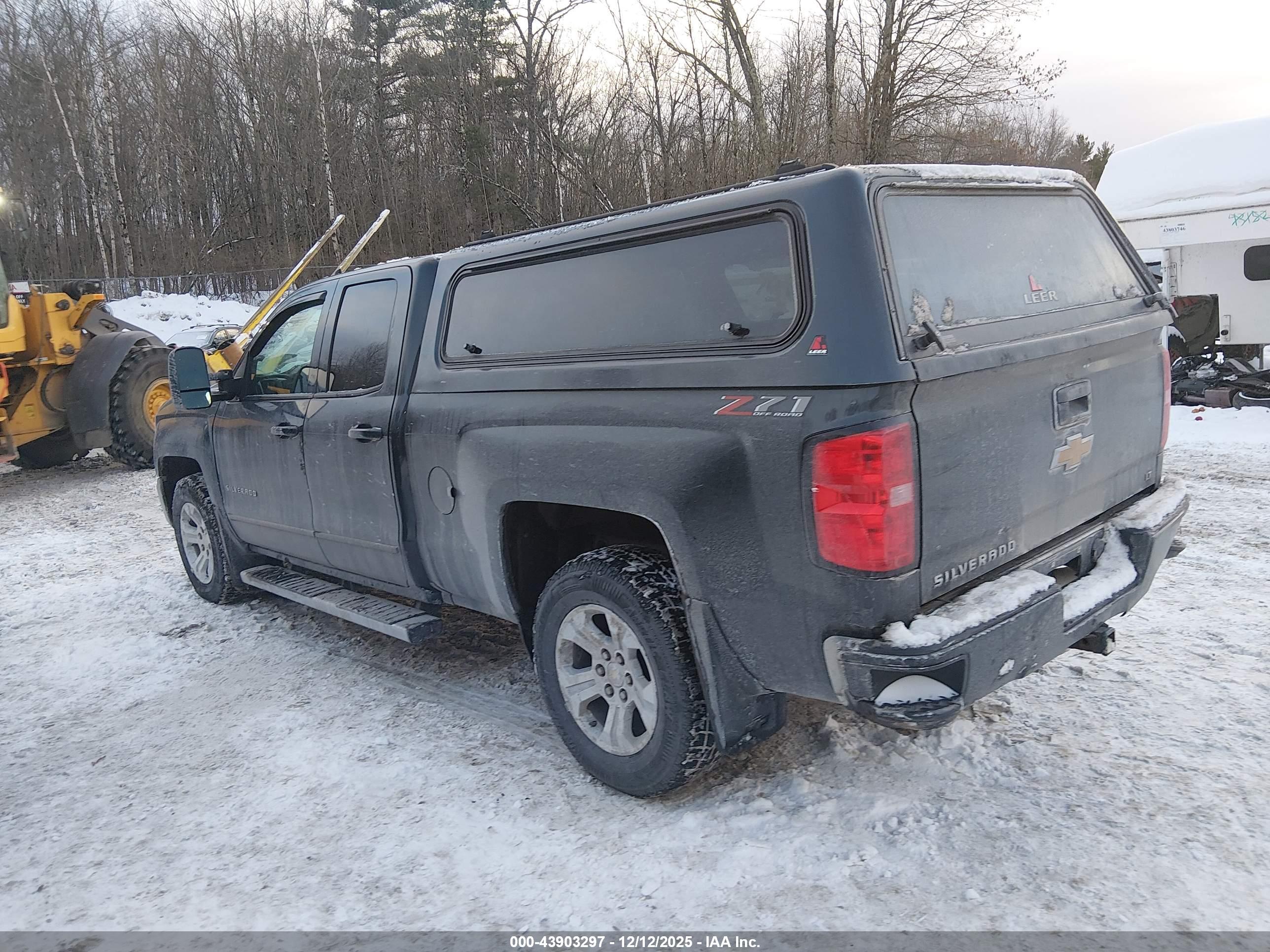 CHEVROLET SILVERADO image 3
