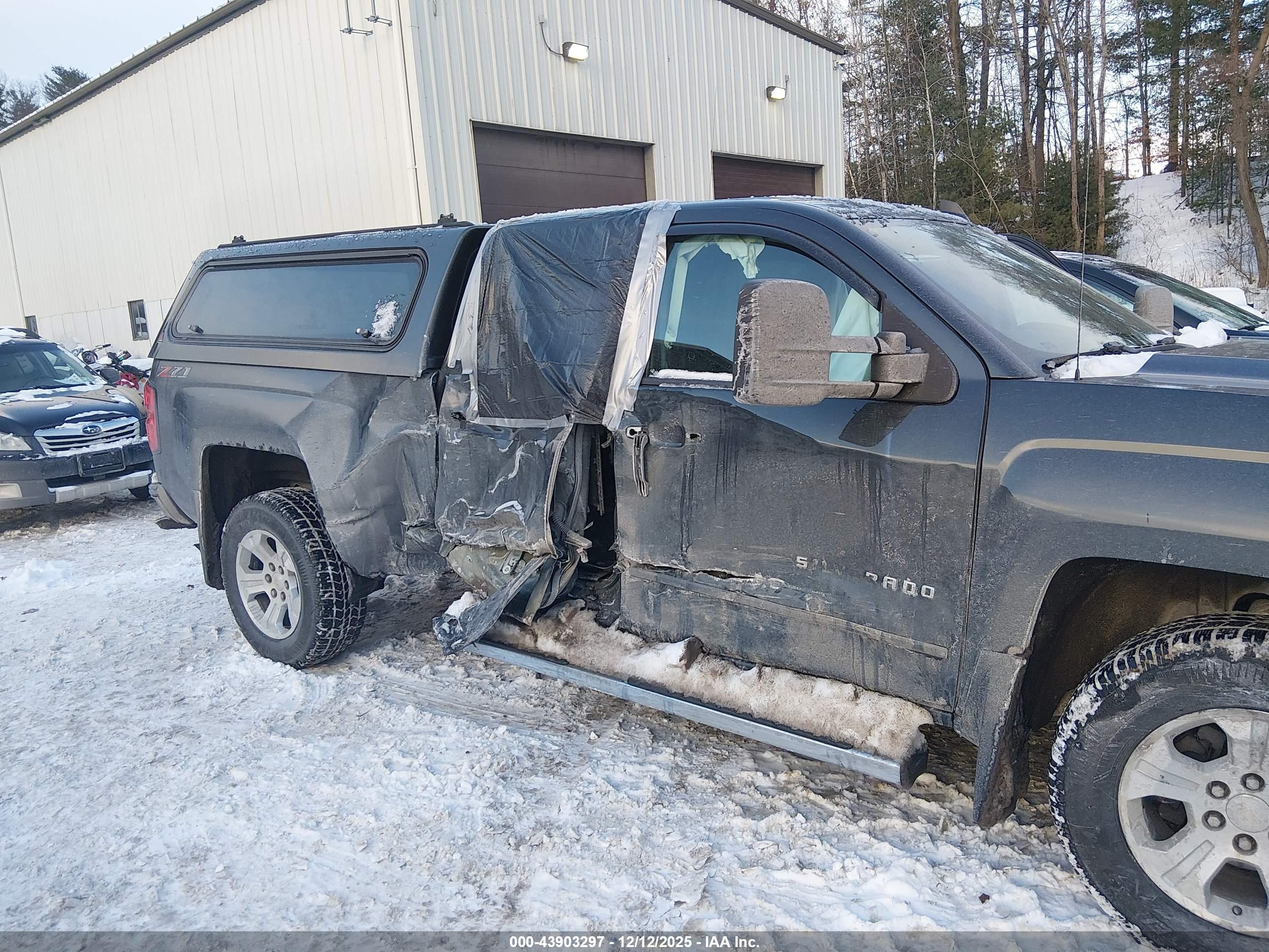 CHEVROLET SILVERADO image 6