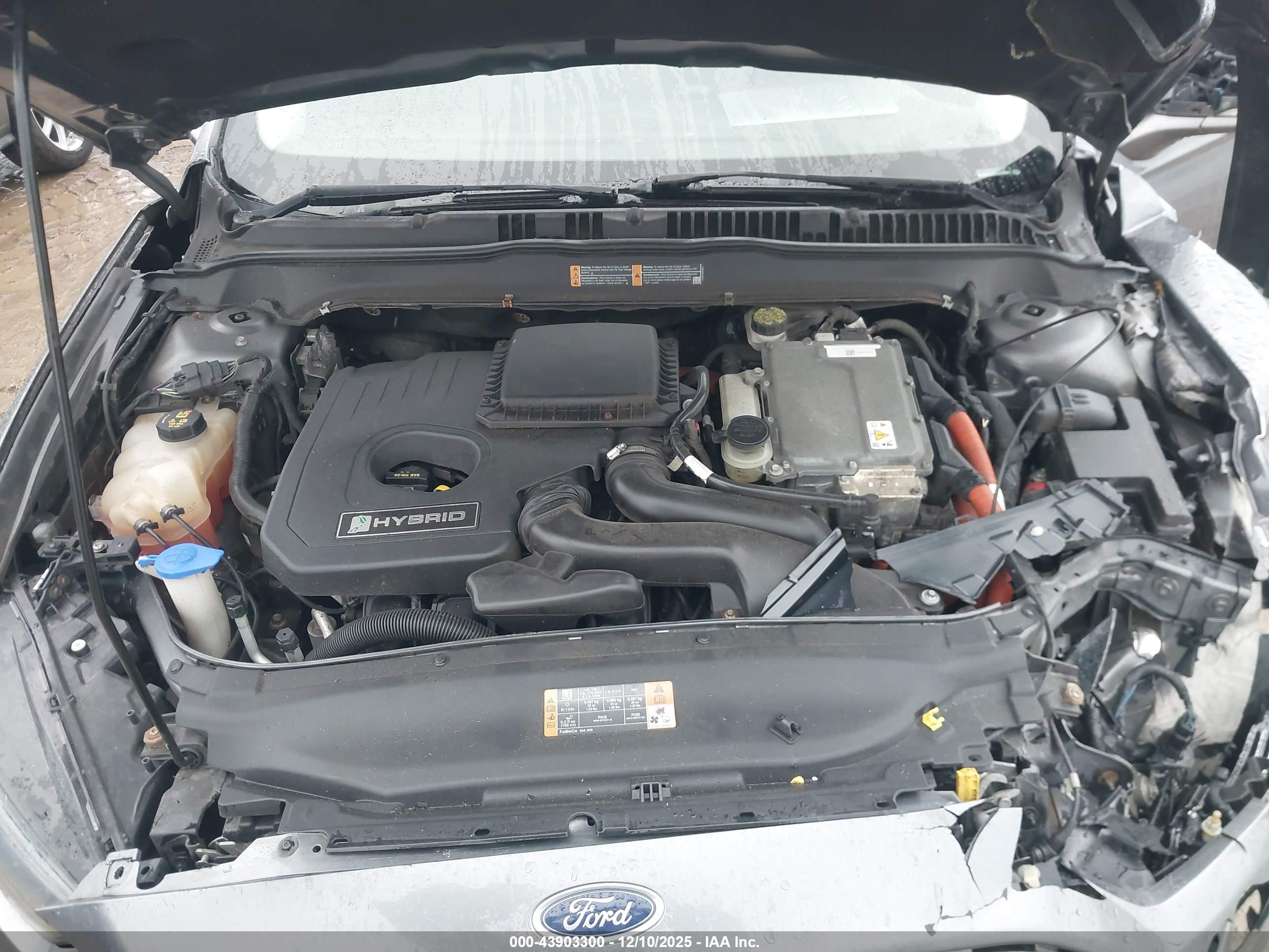FORD FUSION image 10