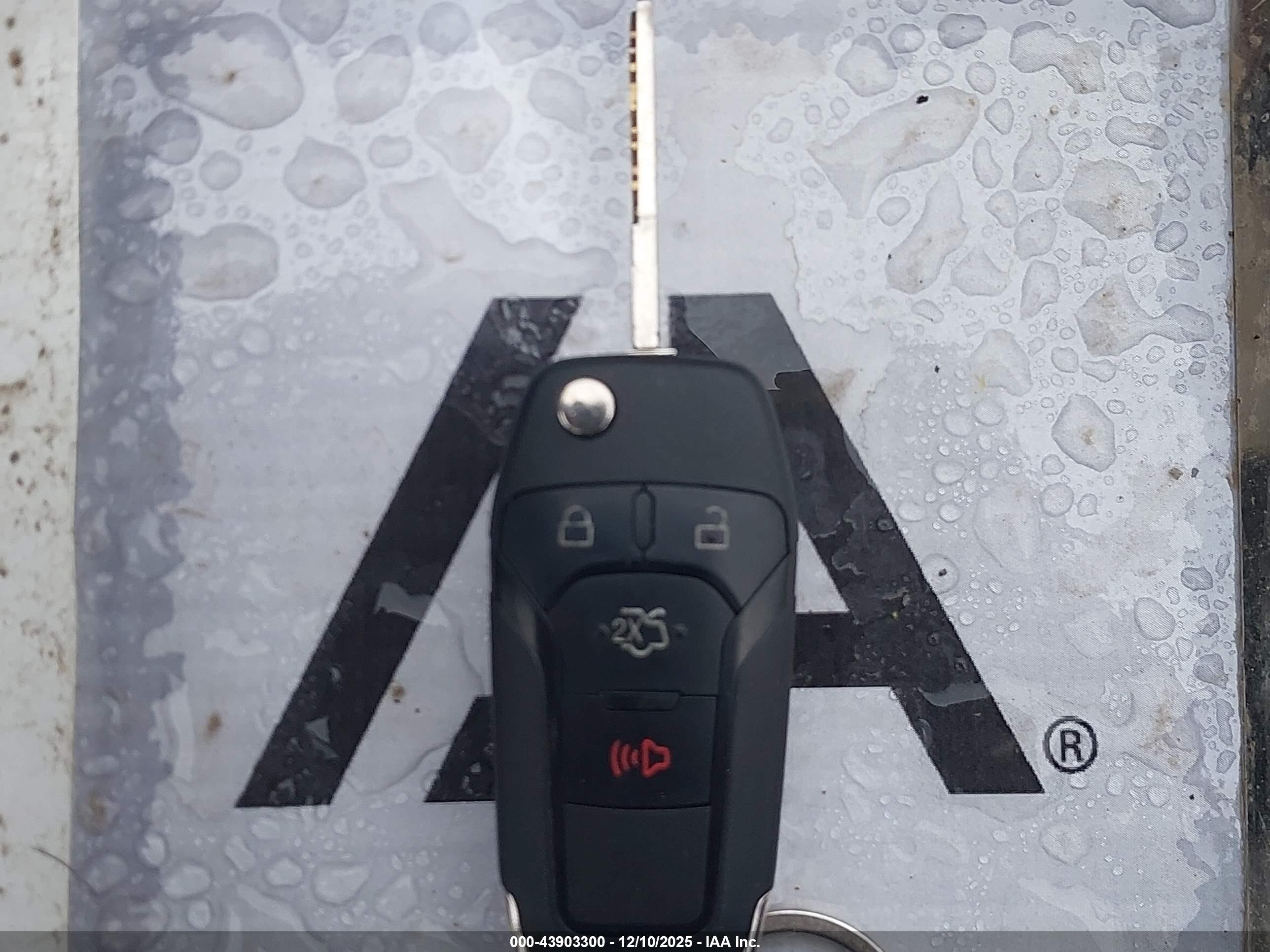 FORD FUSION image 11