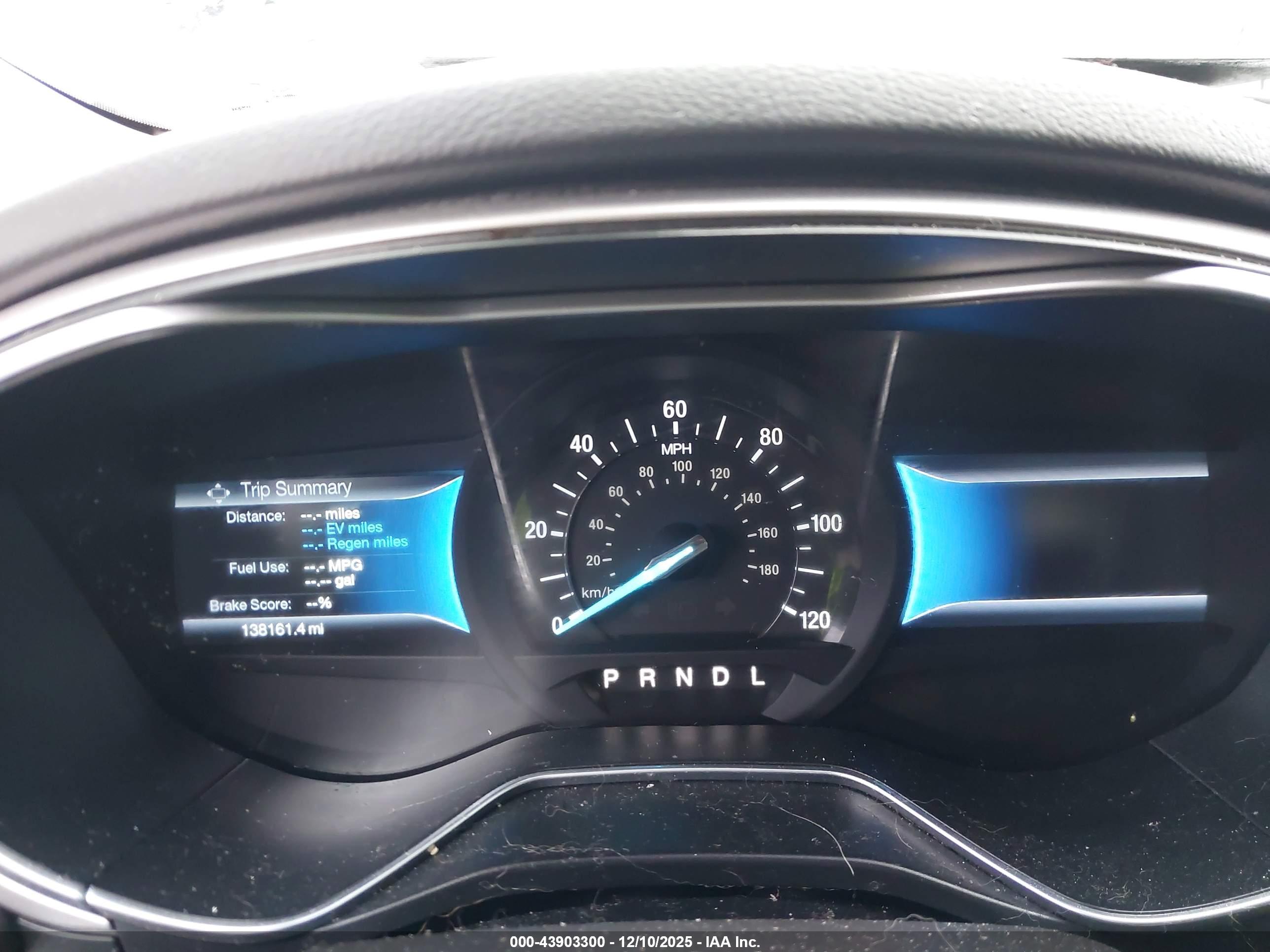 FORD FUSION image 7