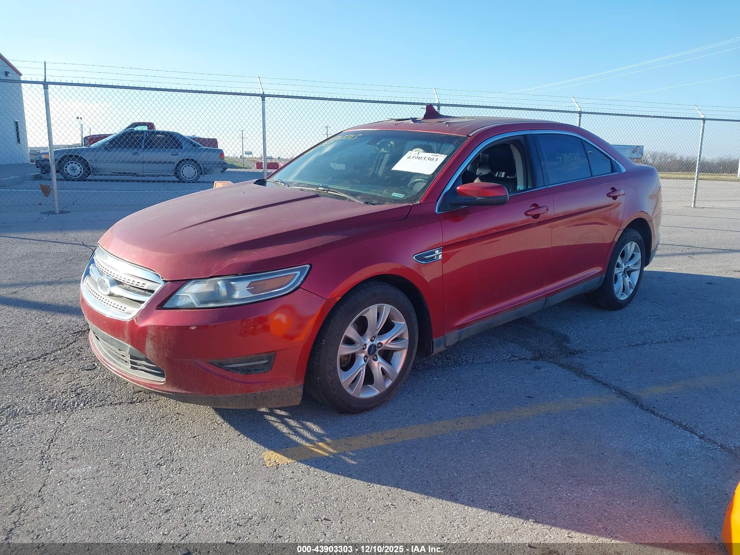 FORD TAURUS image 2