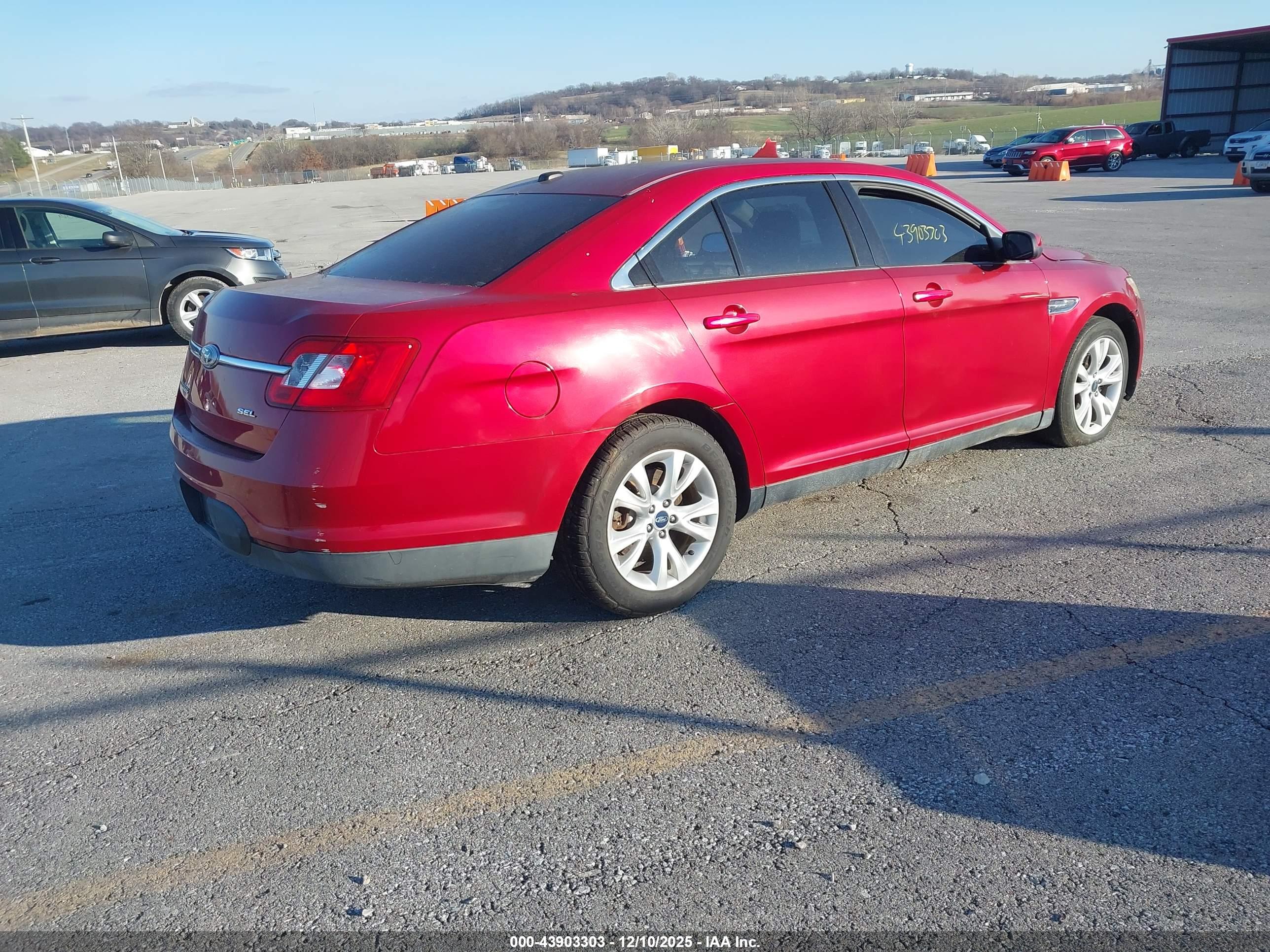 FORD TAURUS image 4