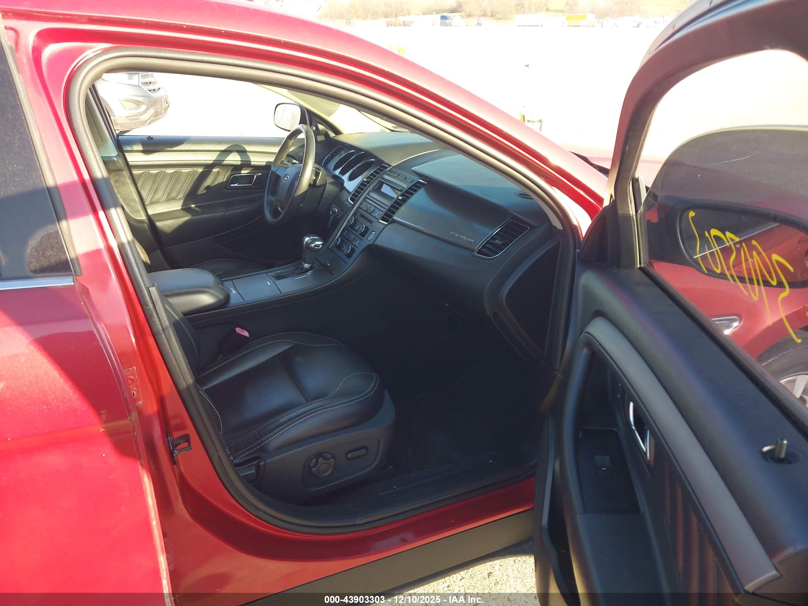 FORD TAURUS image 5