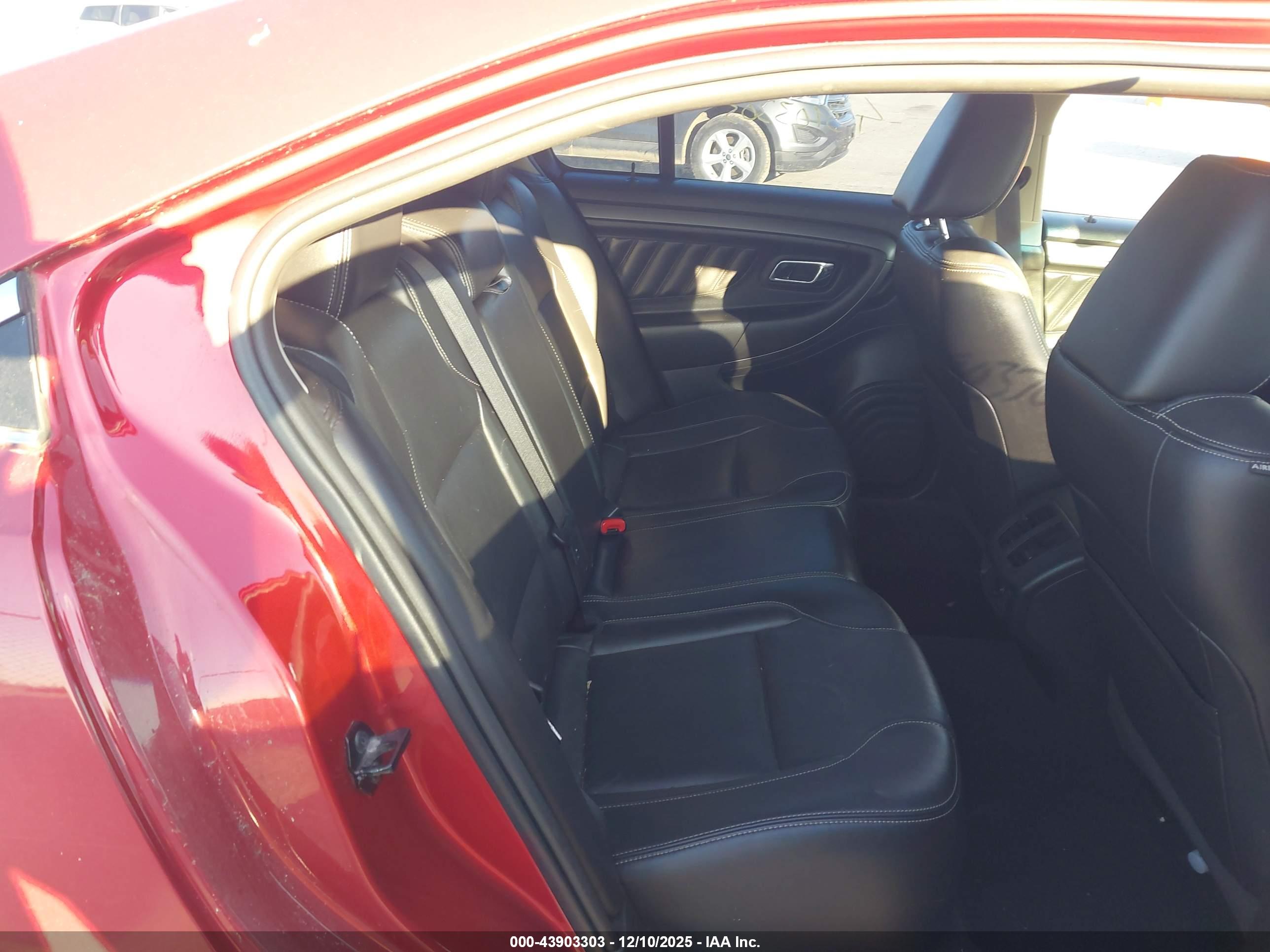FORD TAURUS image 8