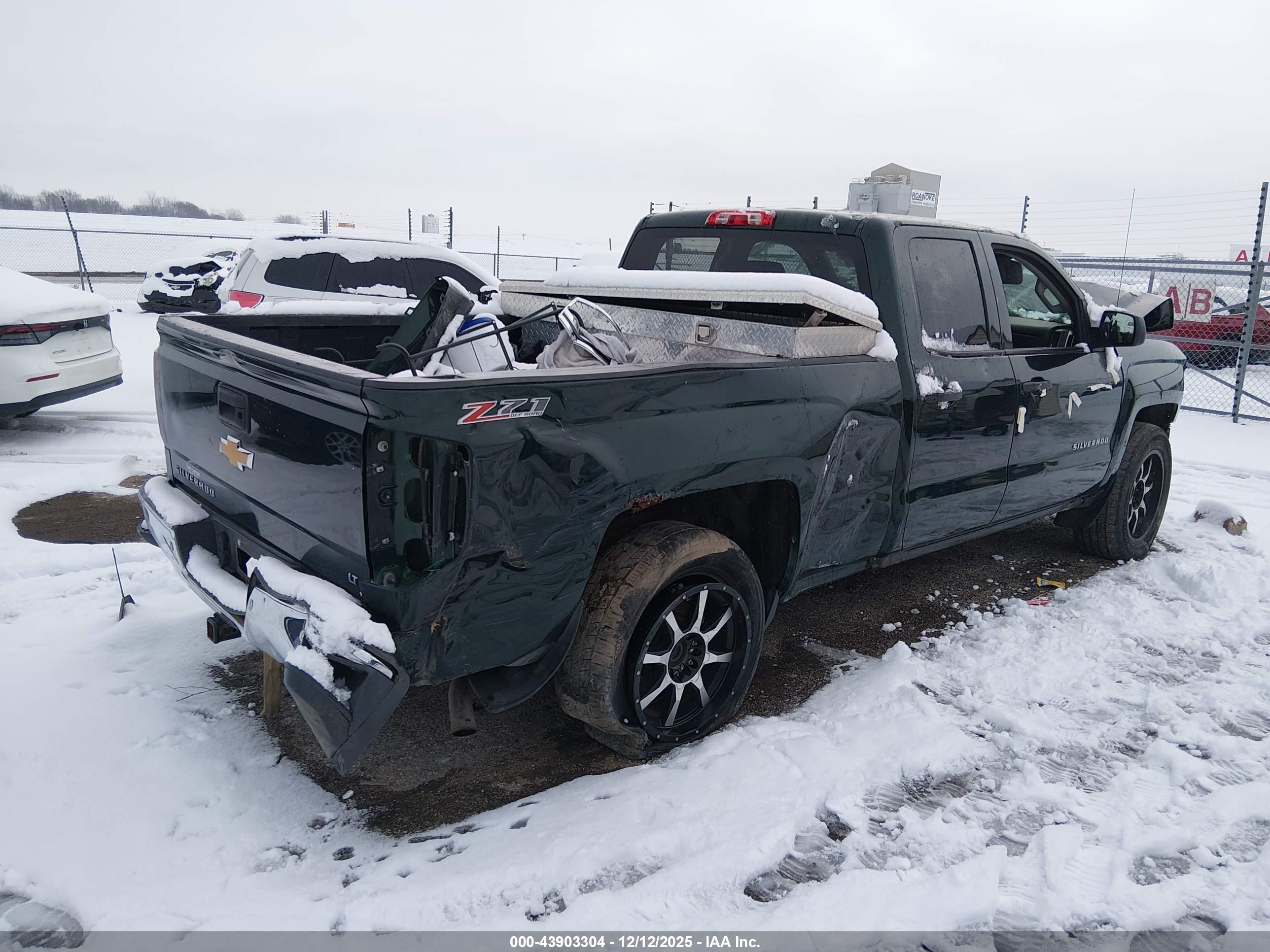 CHEVROLET SILVERADO image 4