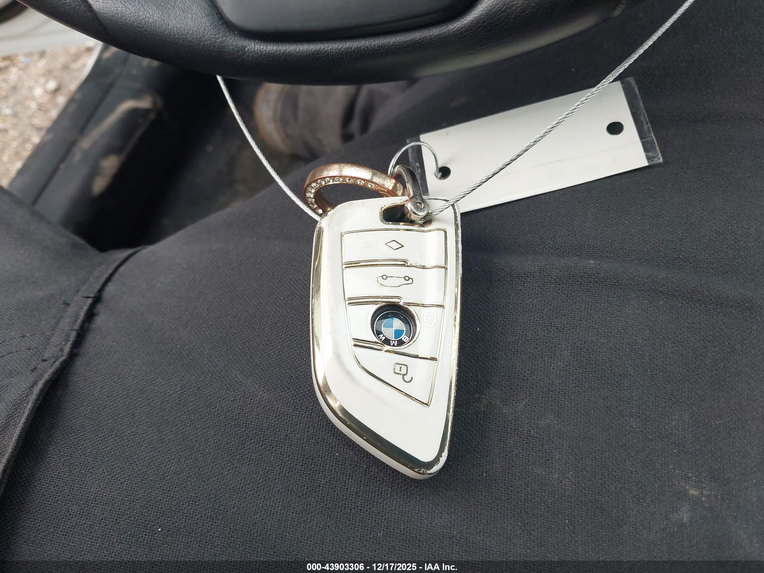 BMW 330I image 11