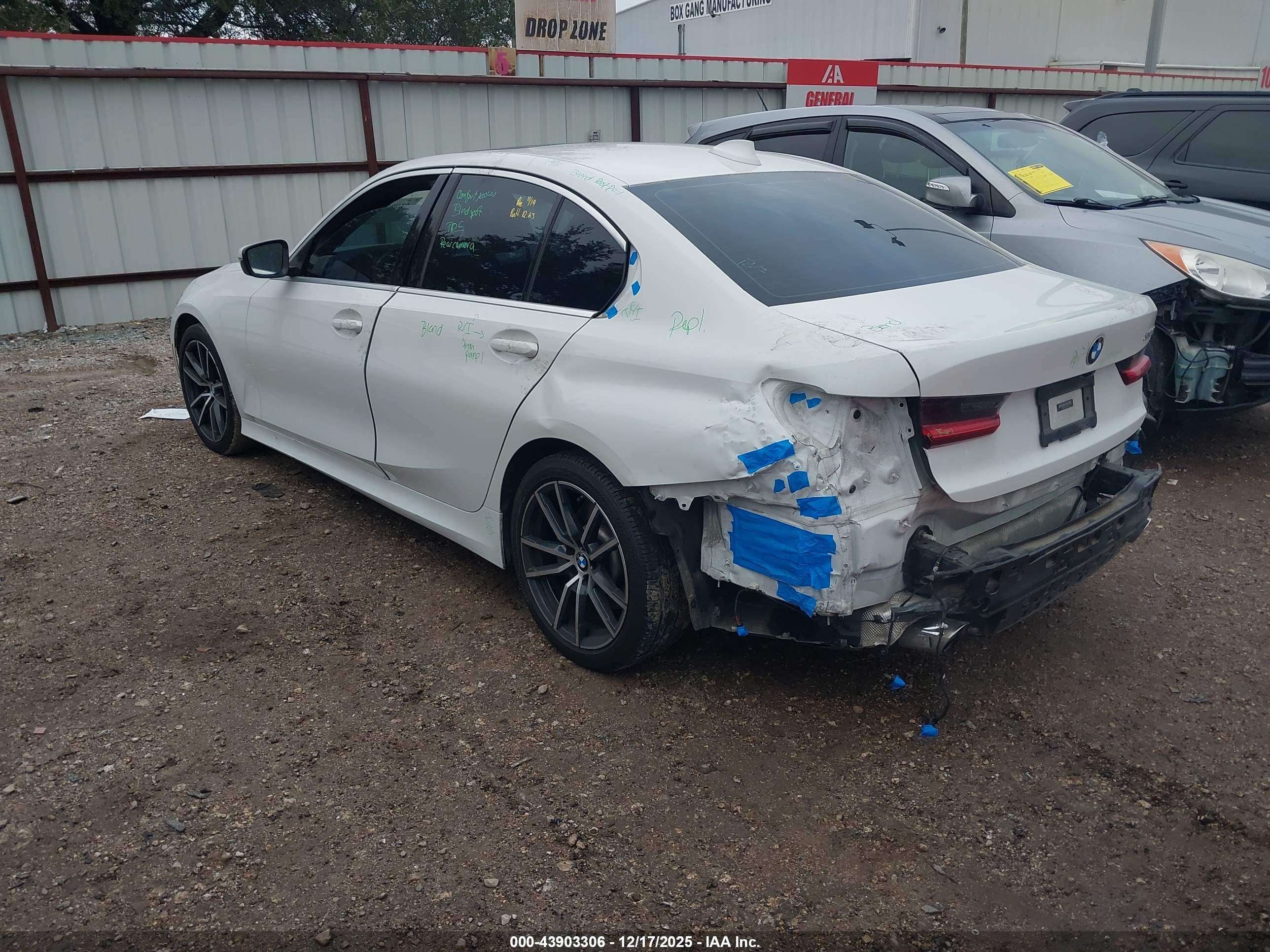 BMW 330I image 3
