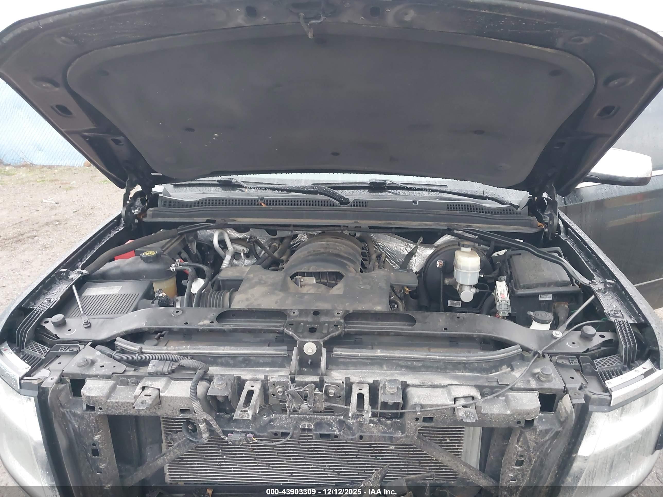 CHEVROLET TAHOE image 10