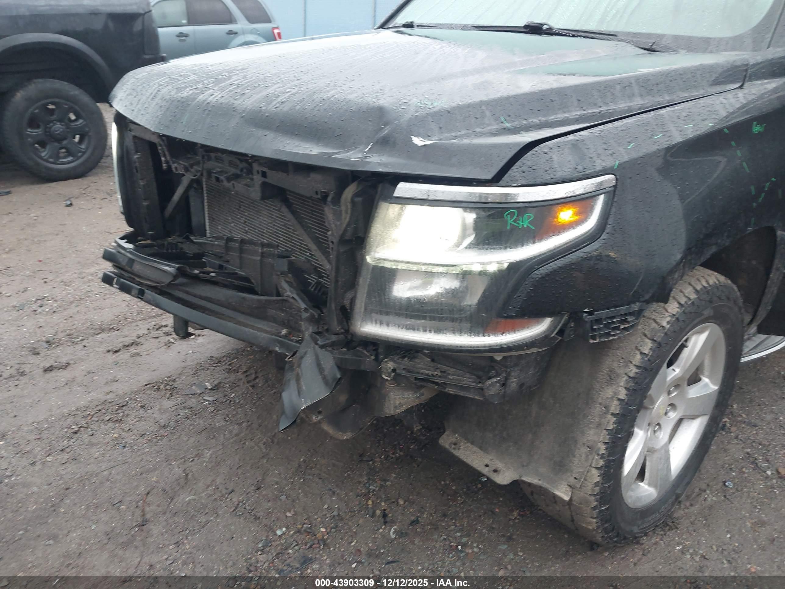 CHEVROLET TAHOE image 6